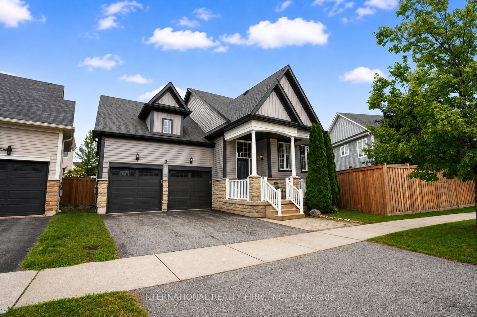 3 Maple Crown Terrace Property Photo 1