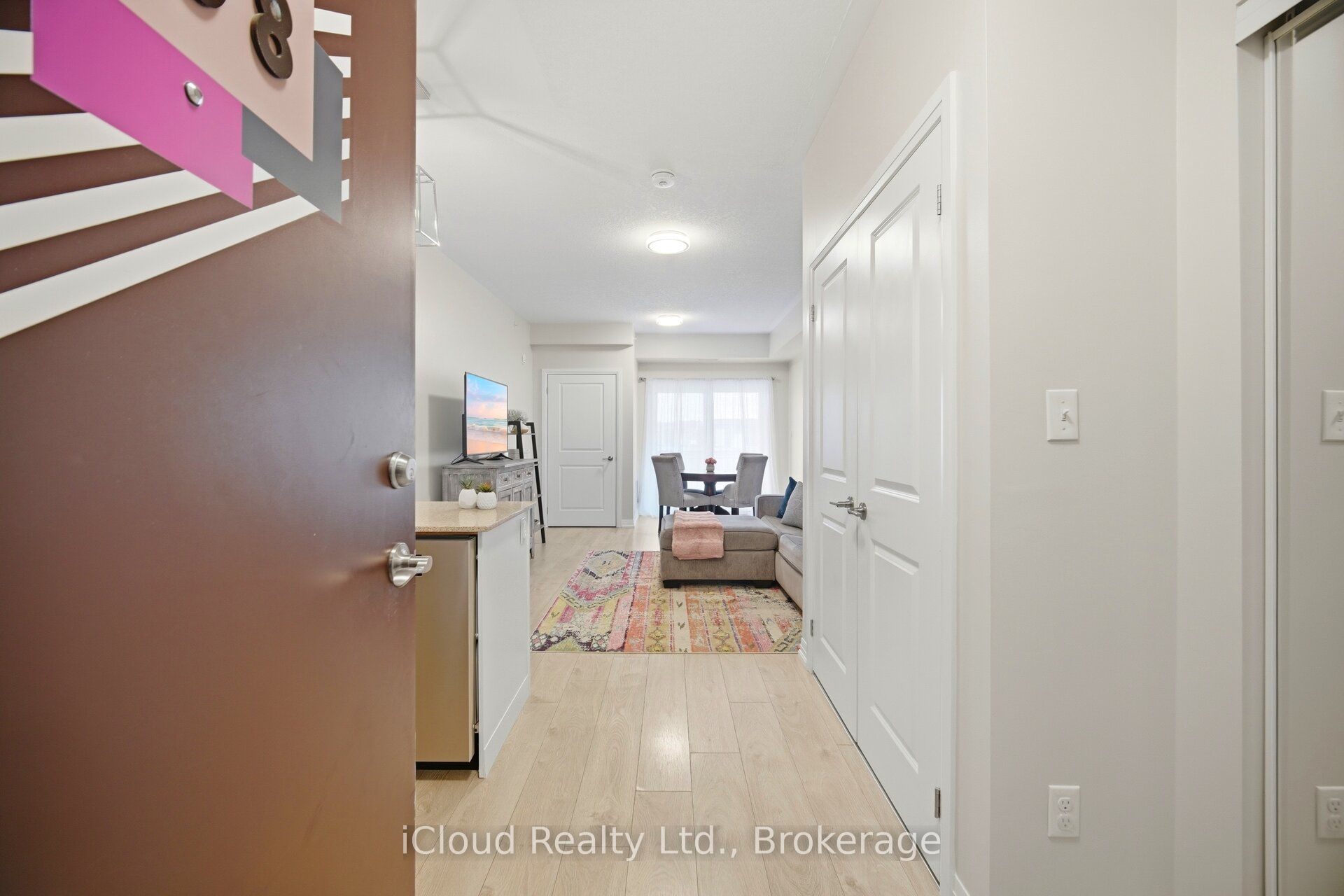 295 Cundles Road E 208 Property Photo 11