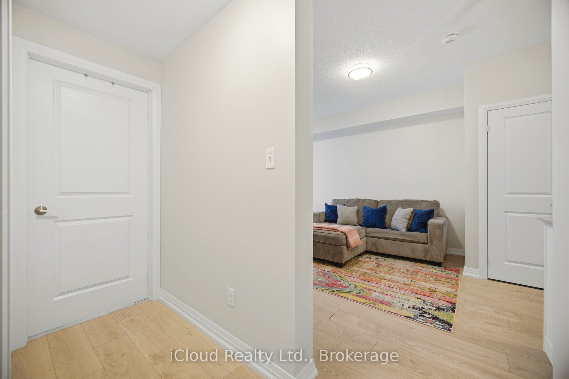 295 Cundles Road E 208 Property Photo 22