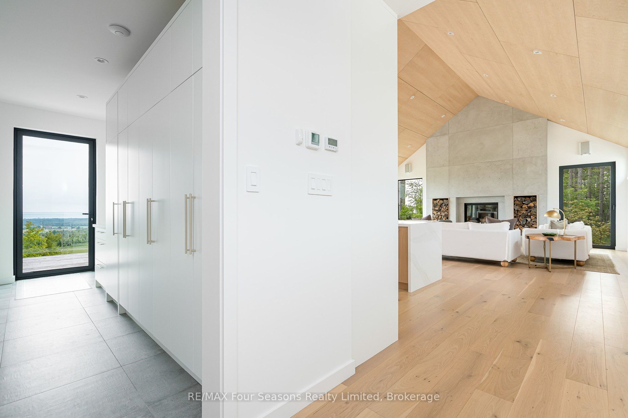 58 Sydenham Trail W Property Photo 18