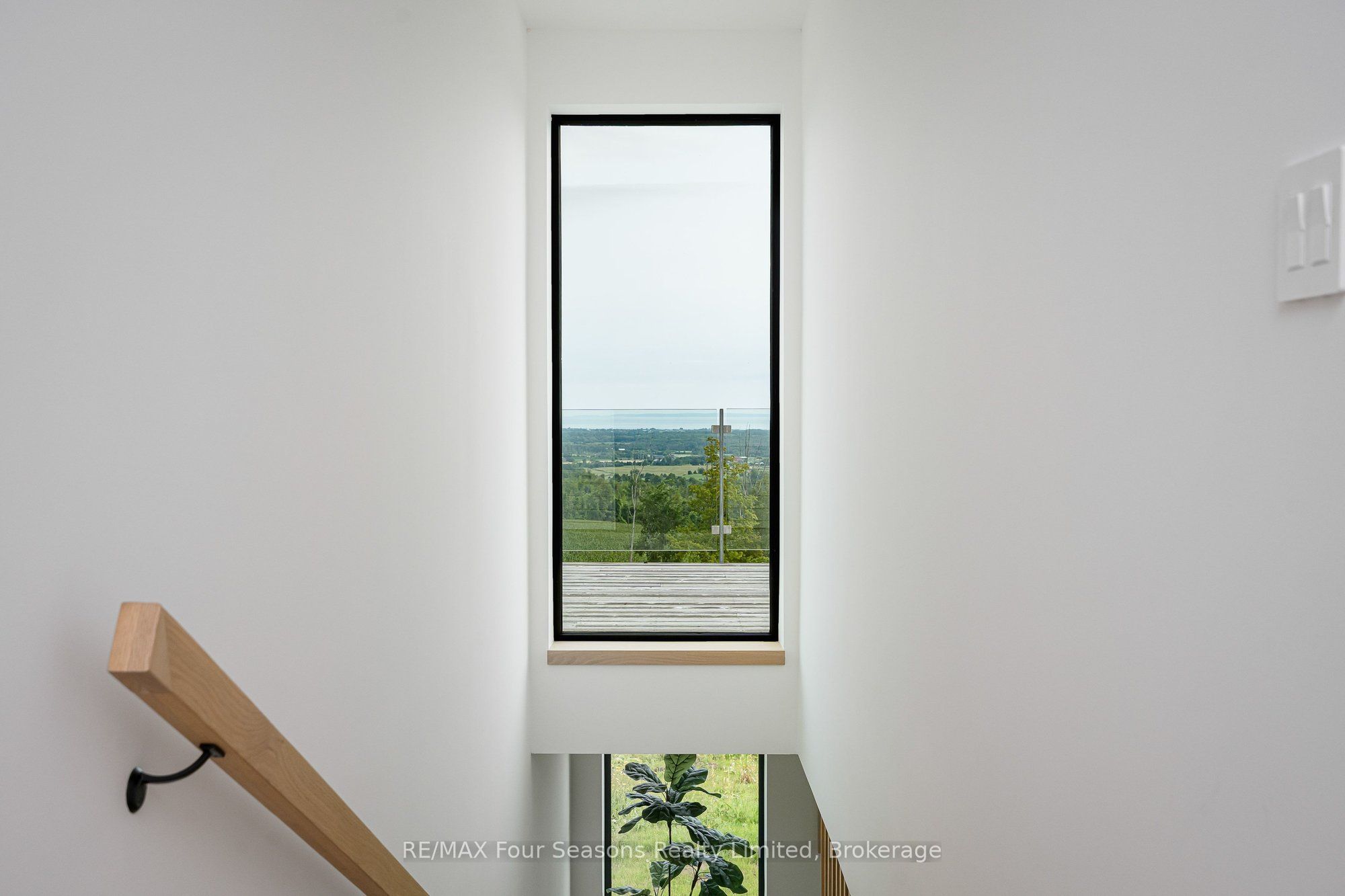 58 Sydenham Trail W Property Photo 31