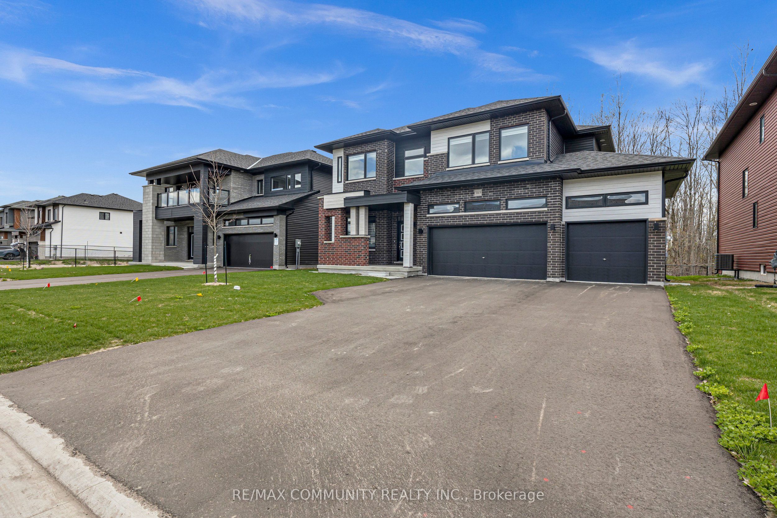 3169 Searidge Street Property Photo 2