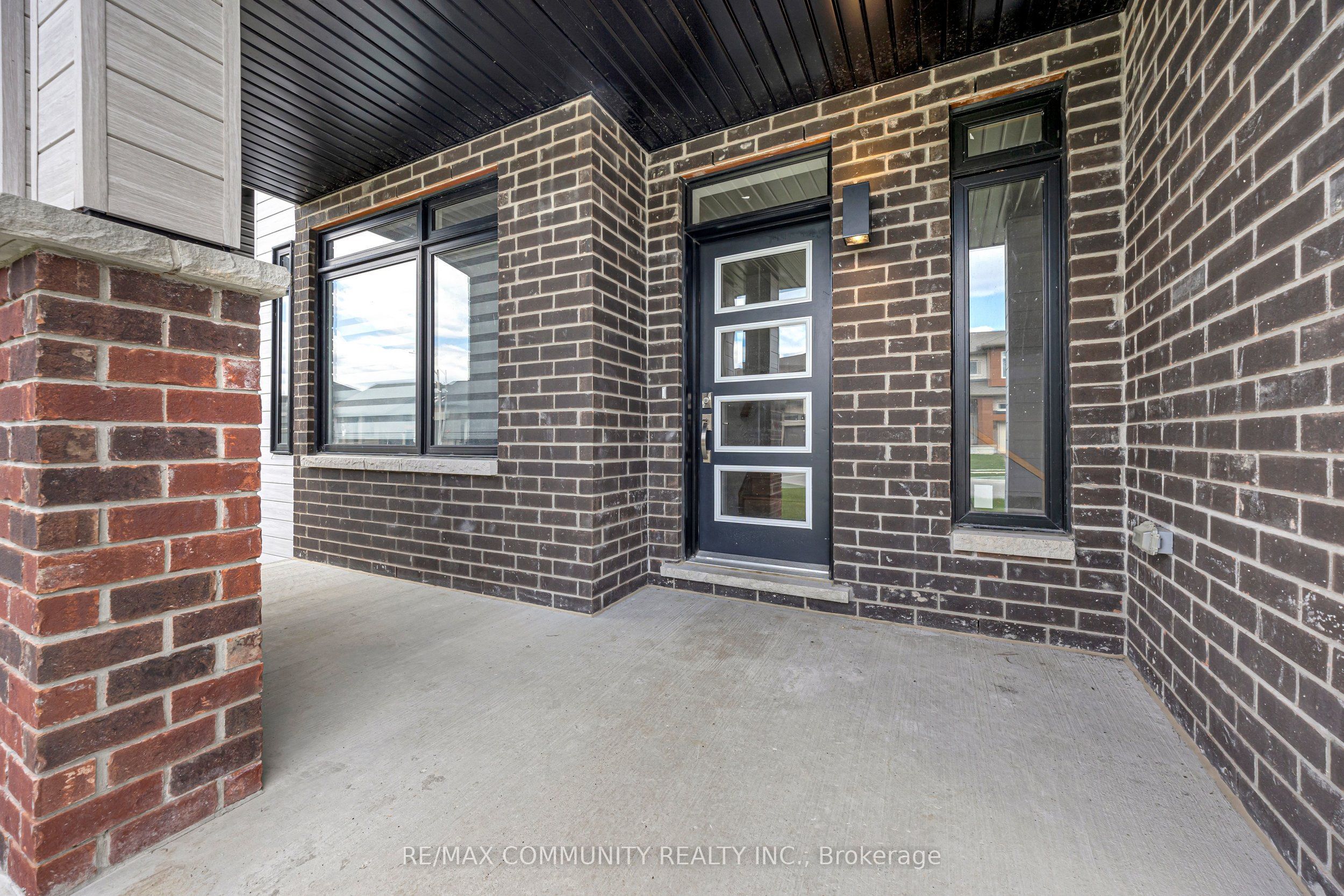 3169 Searidge Street Property Photo 4