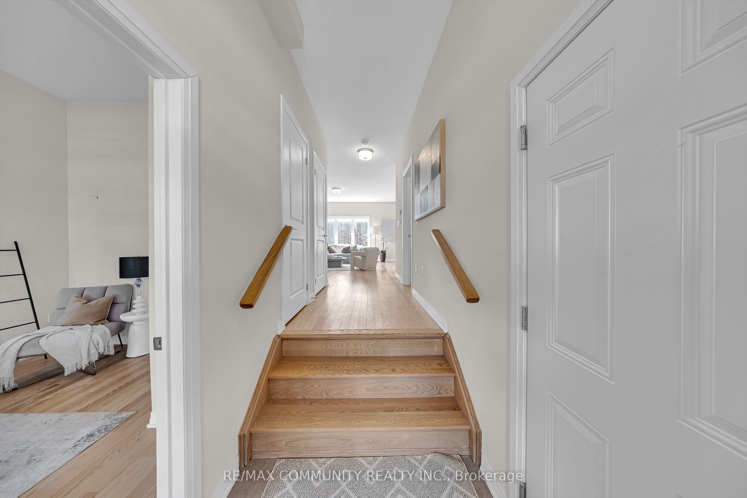3169 Searidge Street Property Photo 5