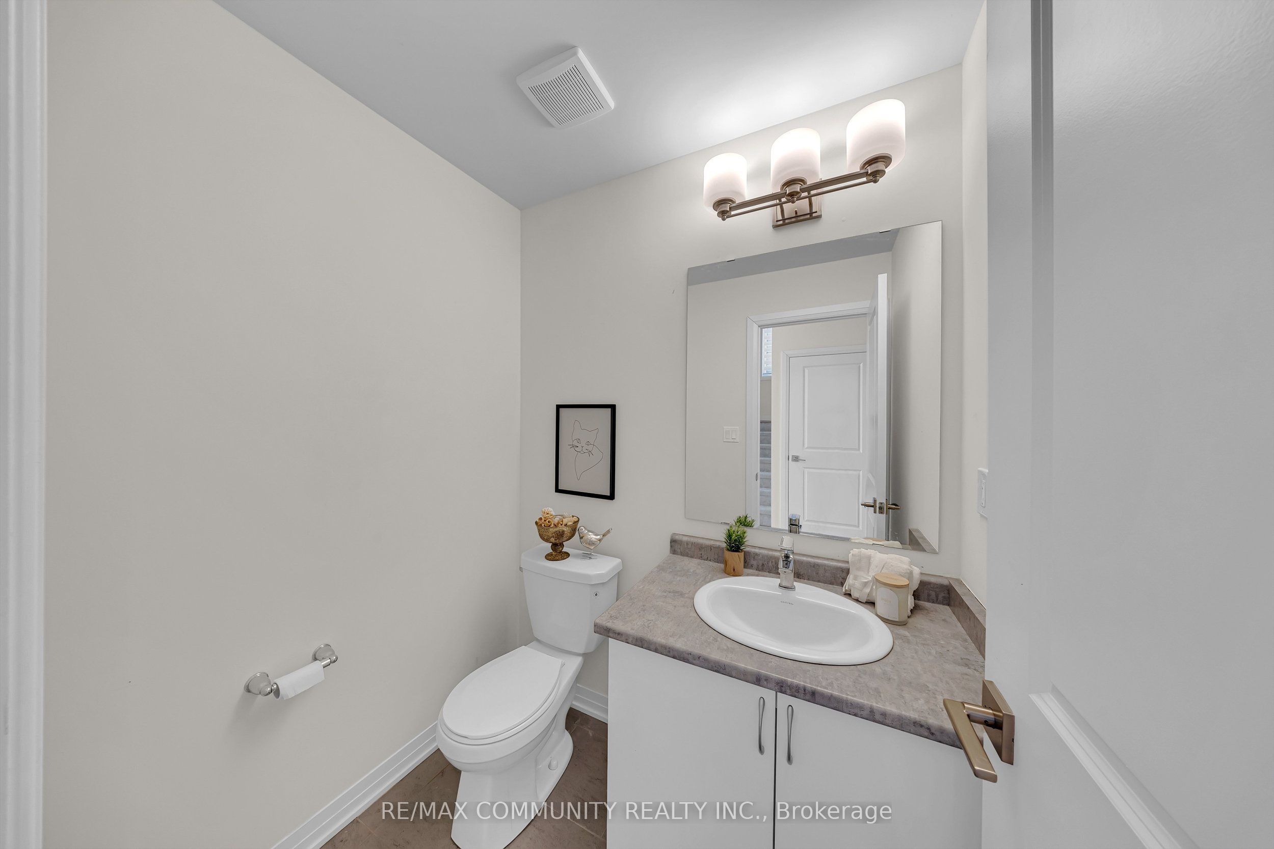 3169 Searidge Street Property Photo 8