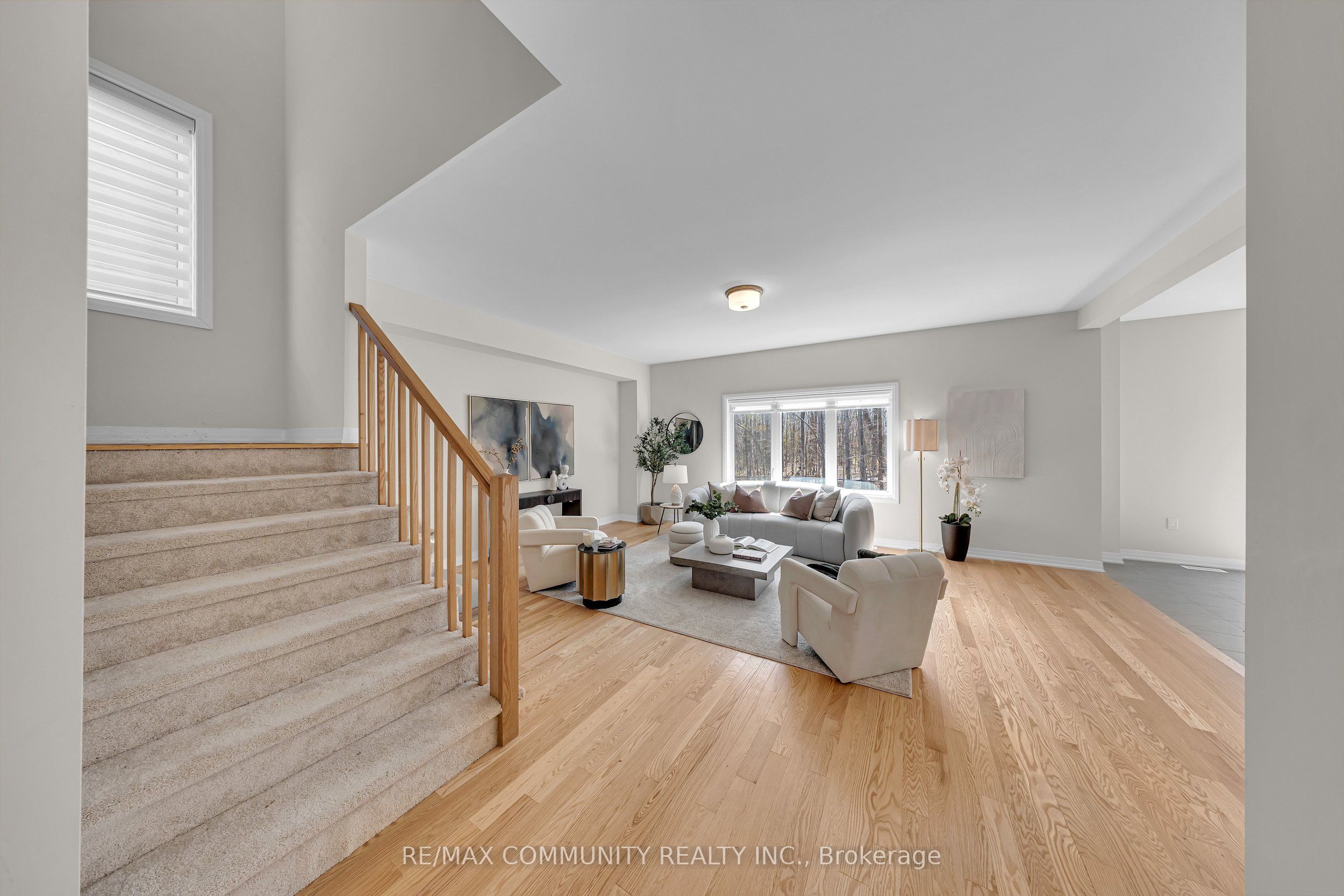 3169 Searidge Street Property Photo 9