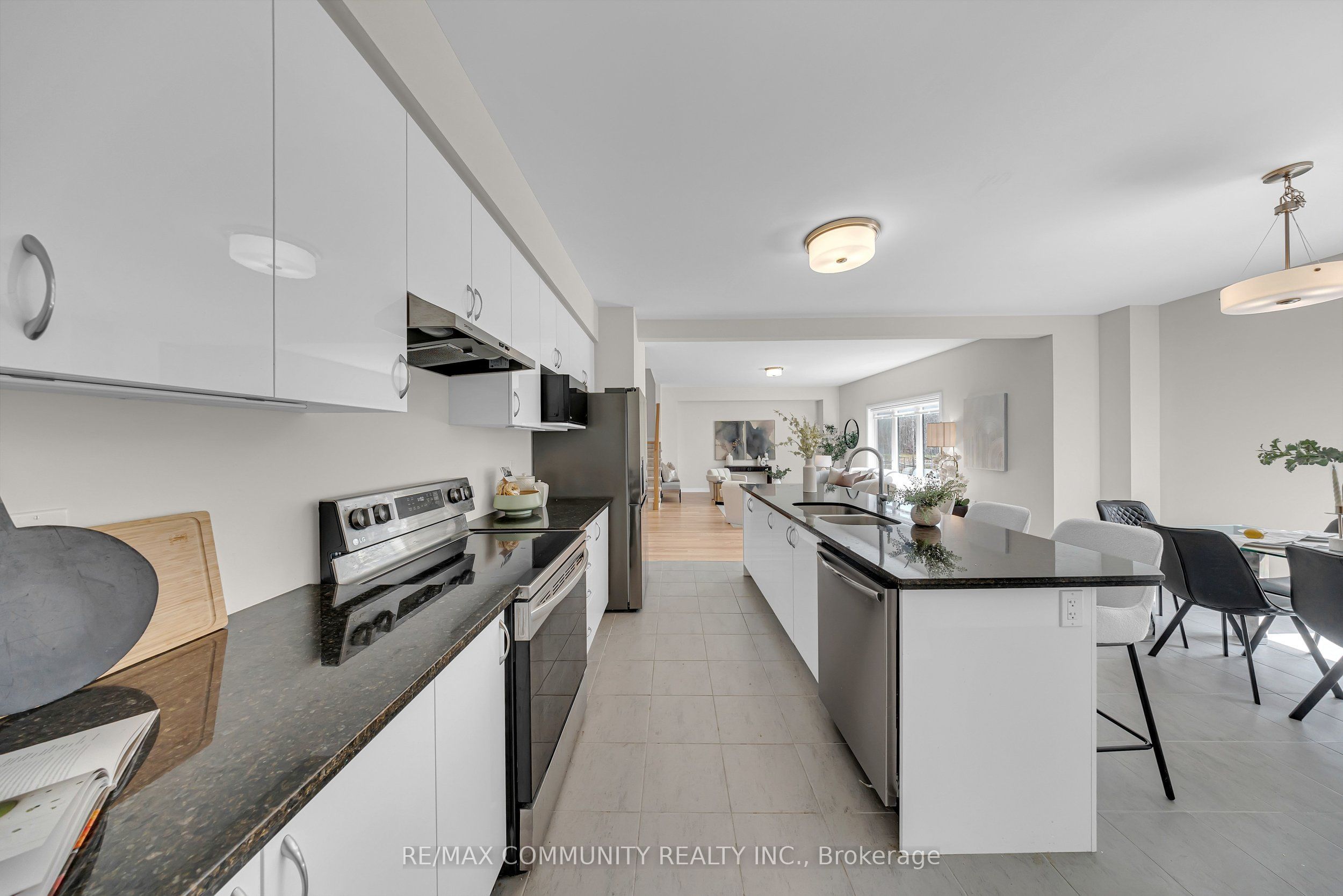 3169 Searidge Street Property Photo 21