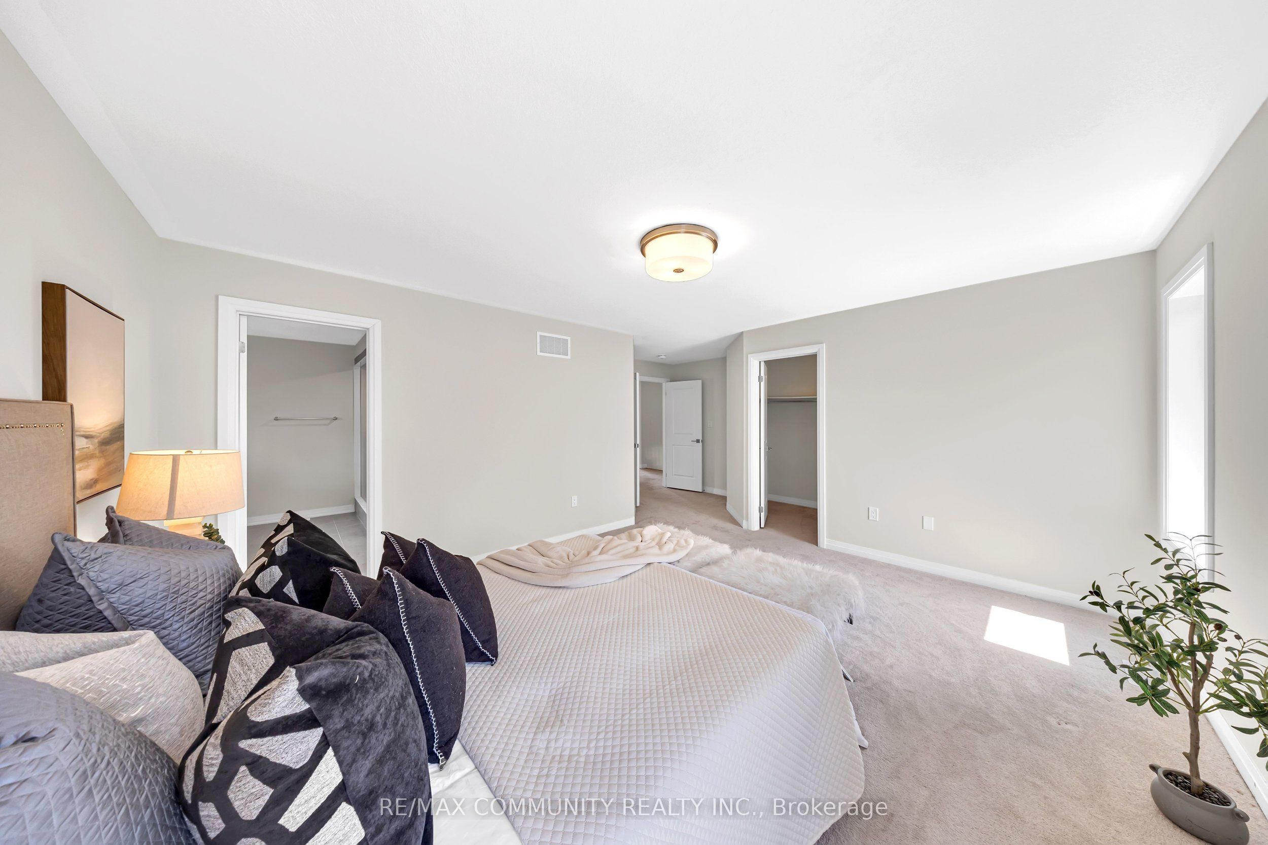 3169 Searidge Street Property Photo 31