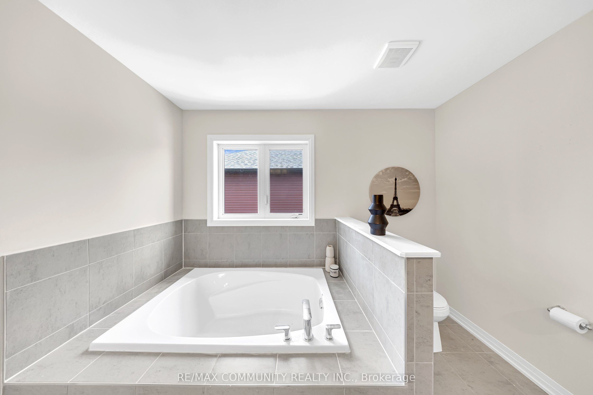 3169 Searidge Street Property Photo 34