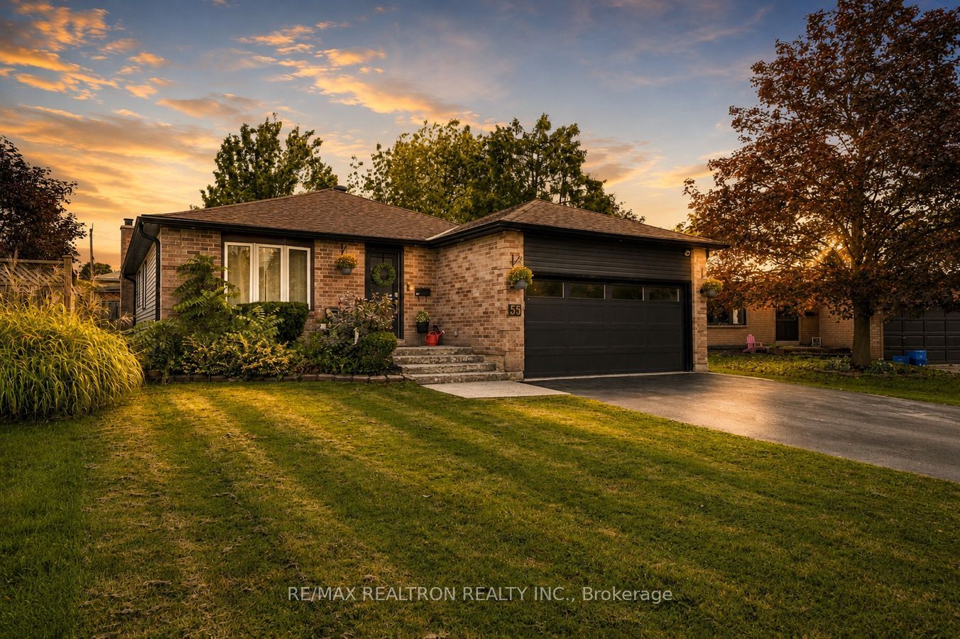 55 Laurie Crescent Property Photo 1