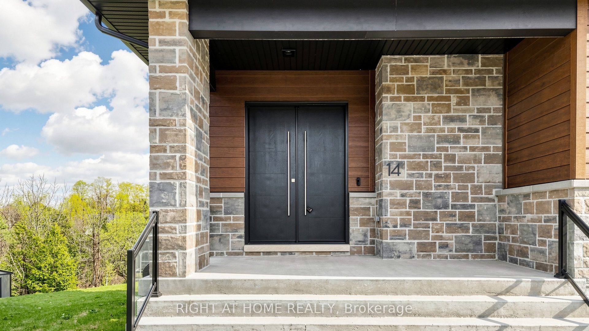 14 Dixon Court Property Photo 3