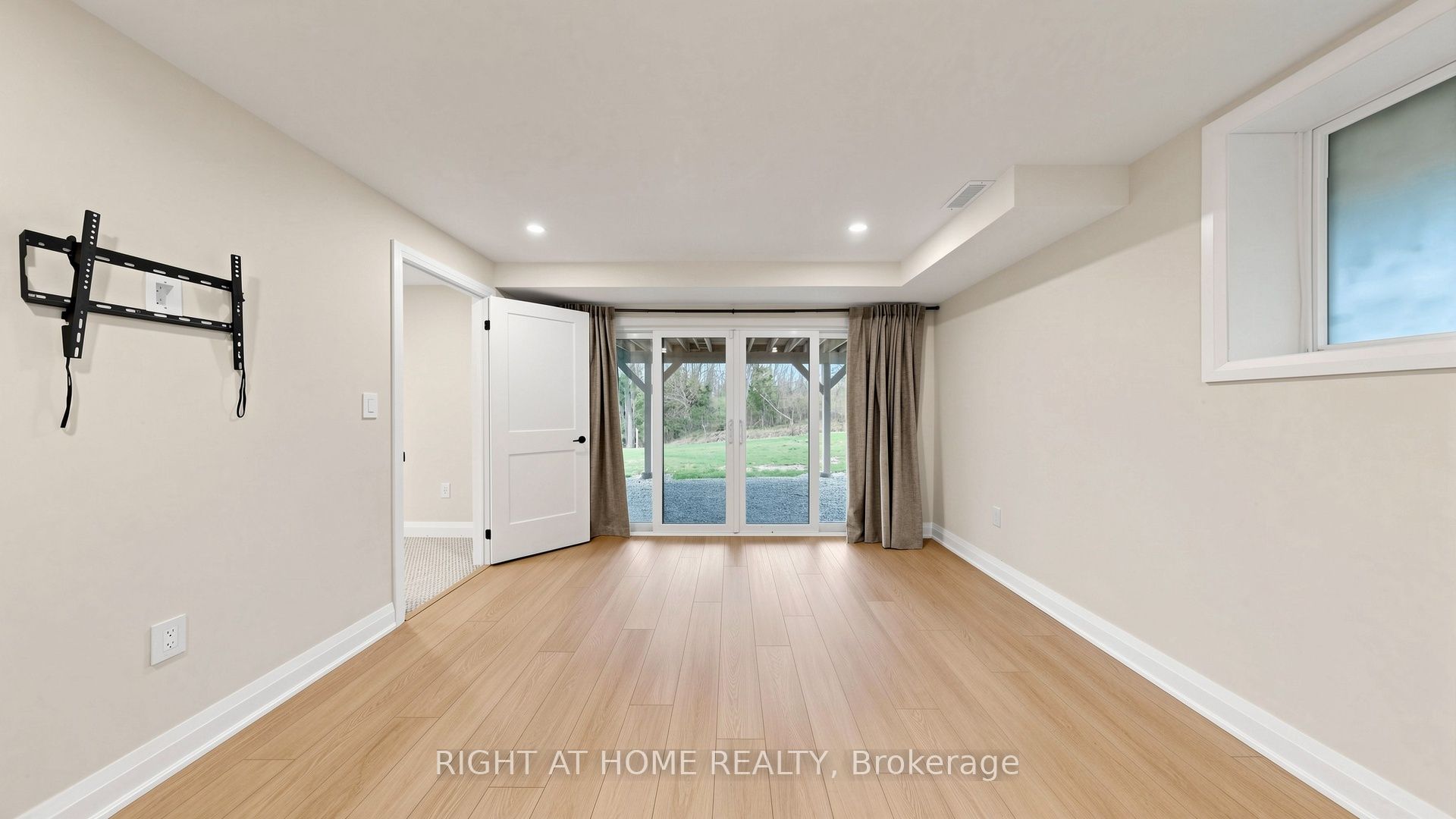14 Dixon Court Property Photo 38