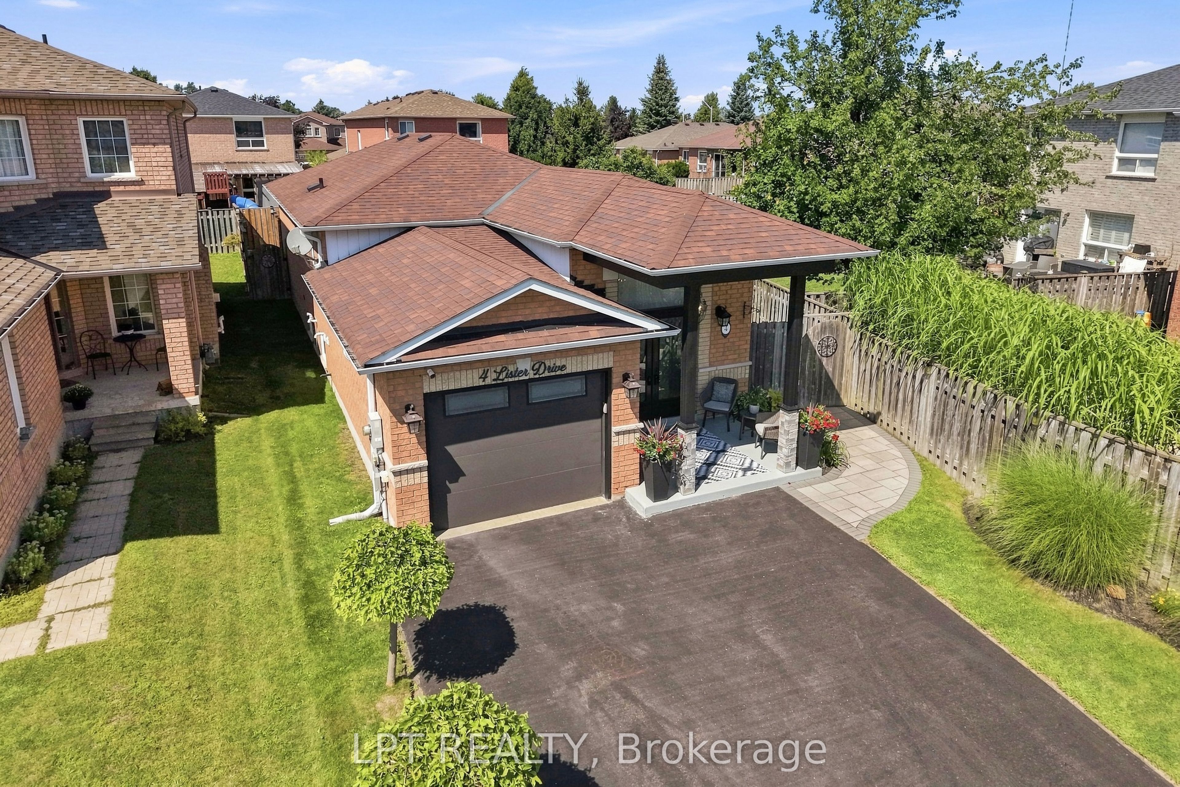 4 Lister Drive Property Photo 2
