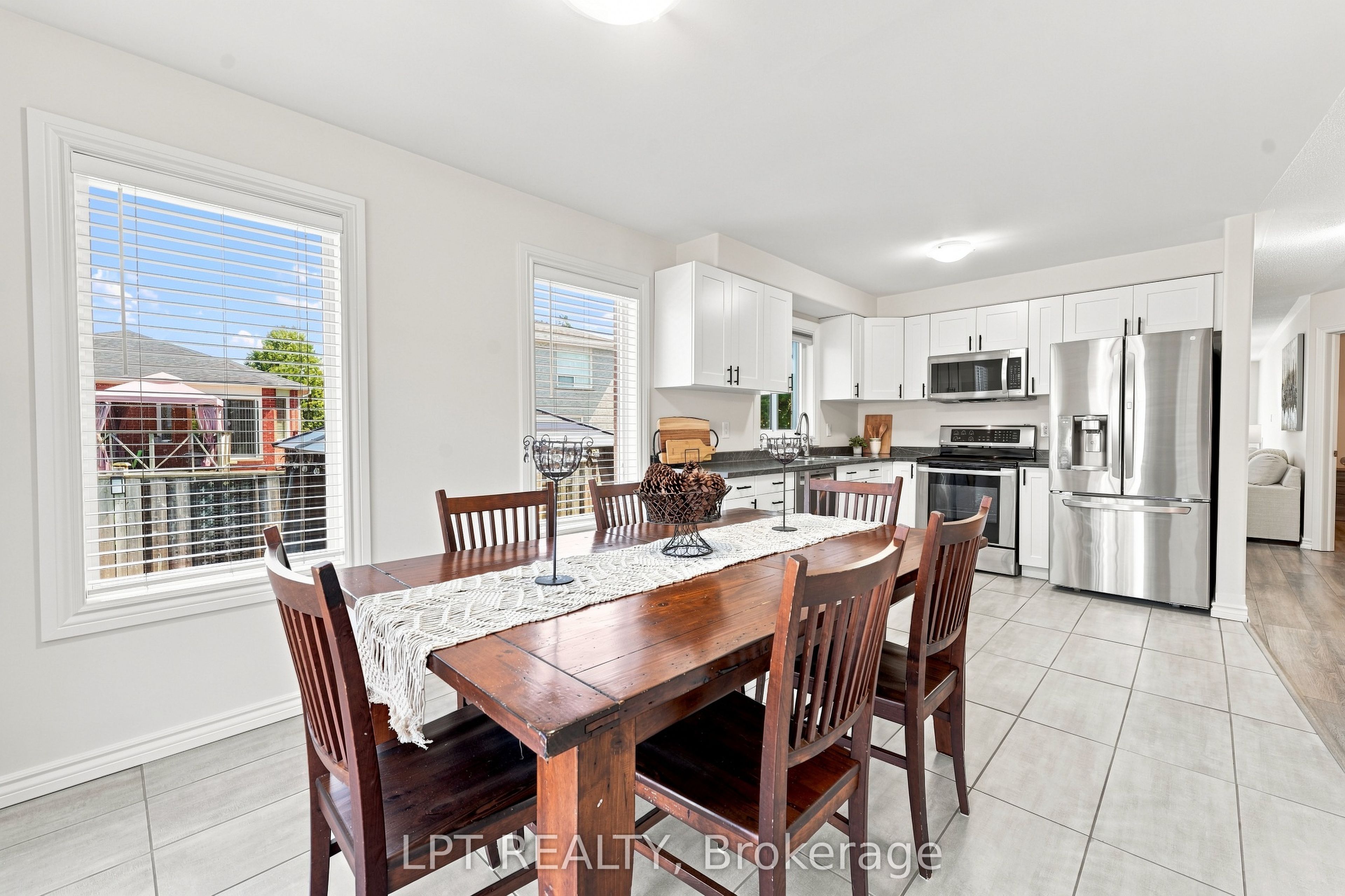 4 Lister Drive Property Photo 8