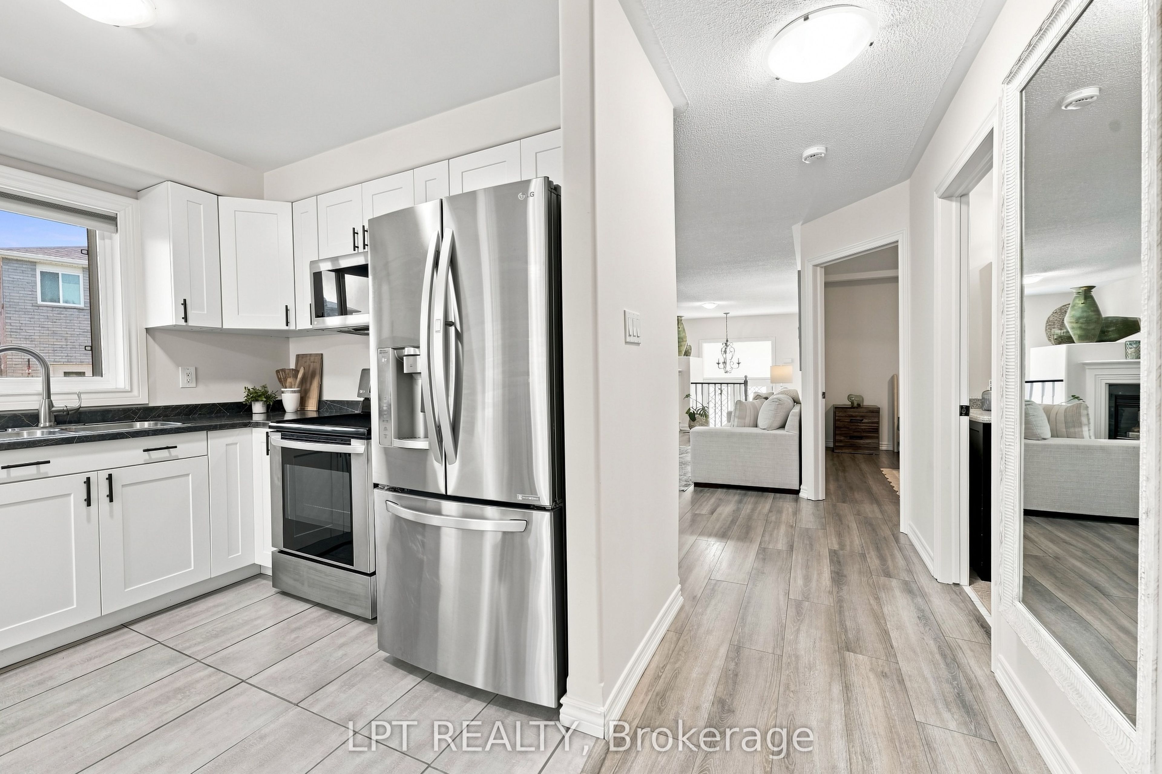 4 Lister Drive Property Photo 12