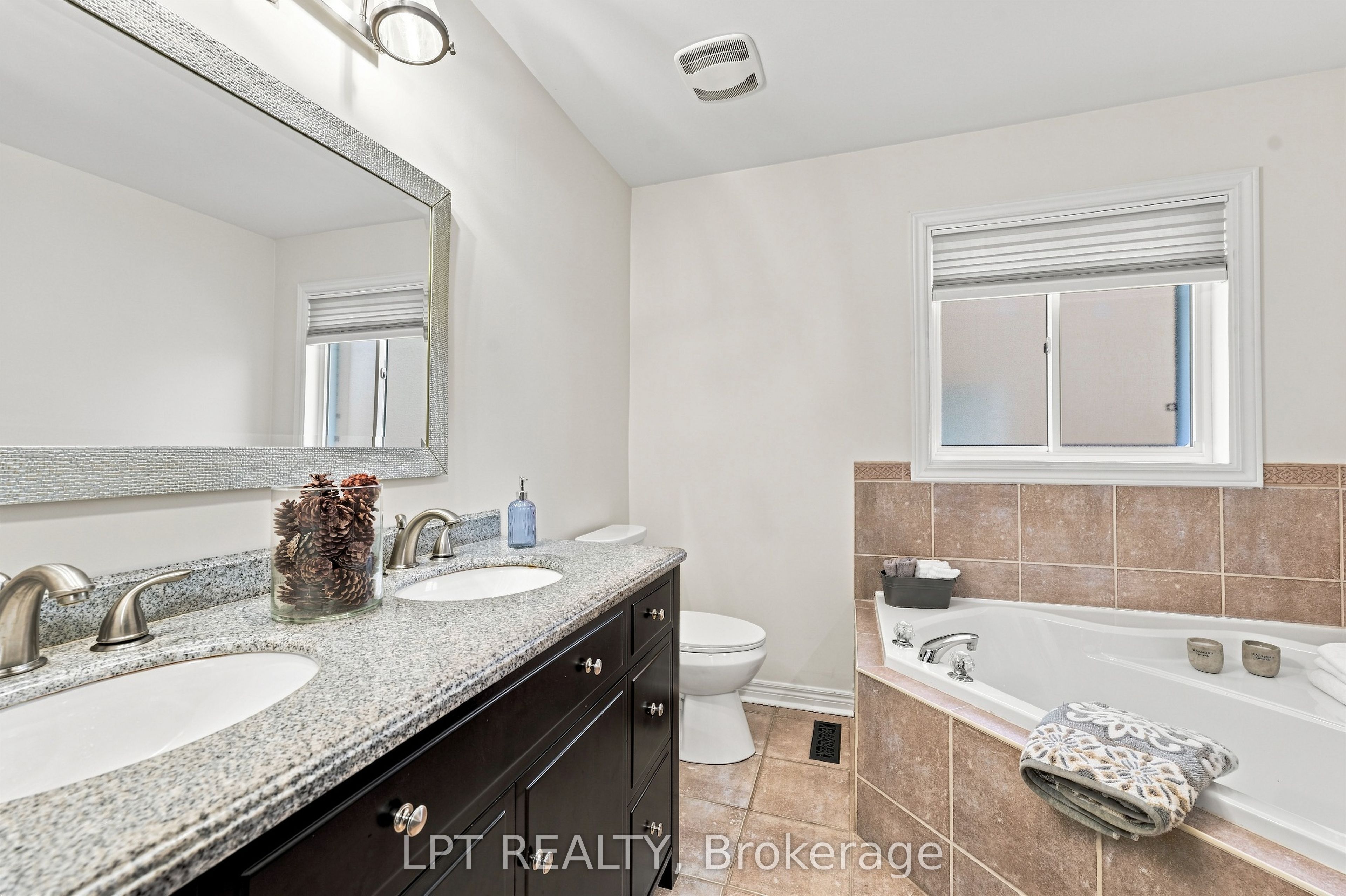 4 Lister Drive Property Photo 15
