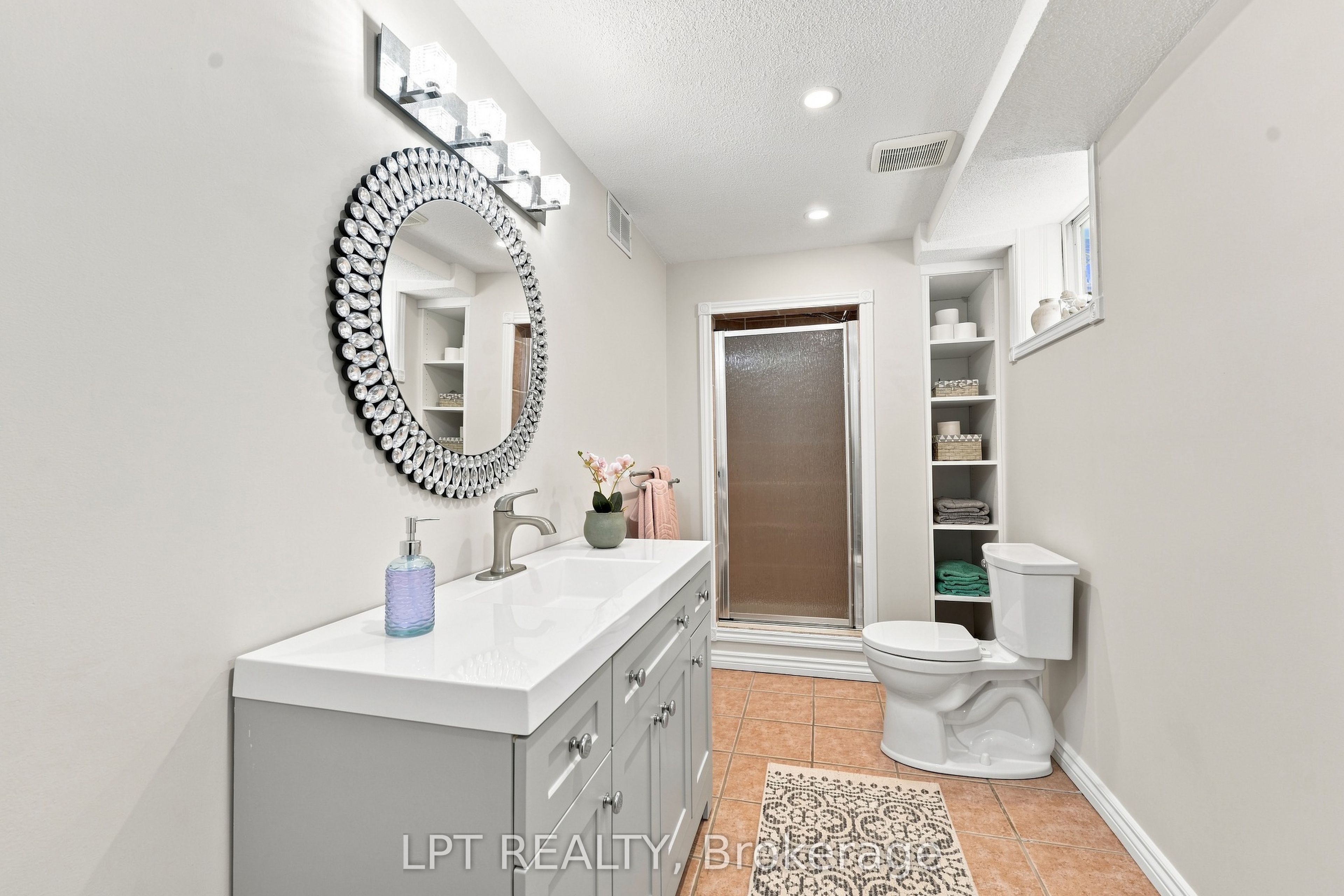 4 Lister Drive Property Photo 27