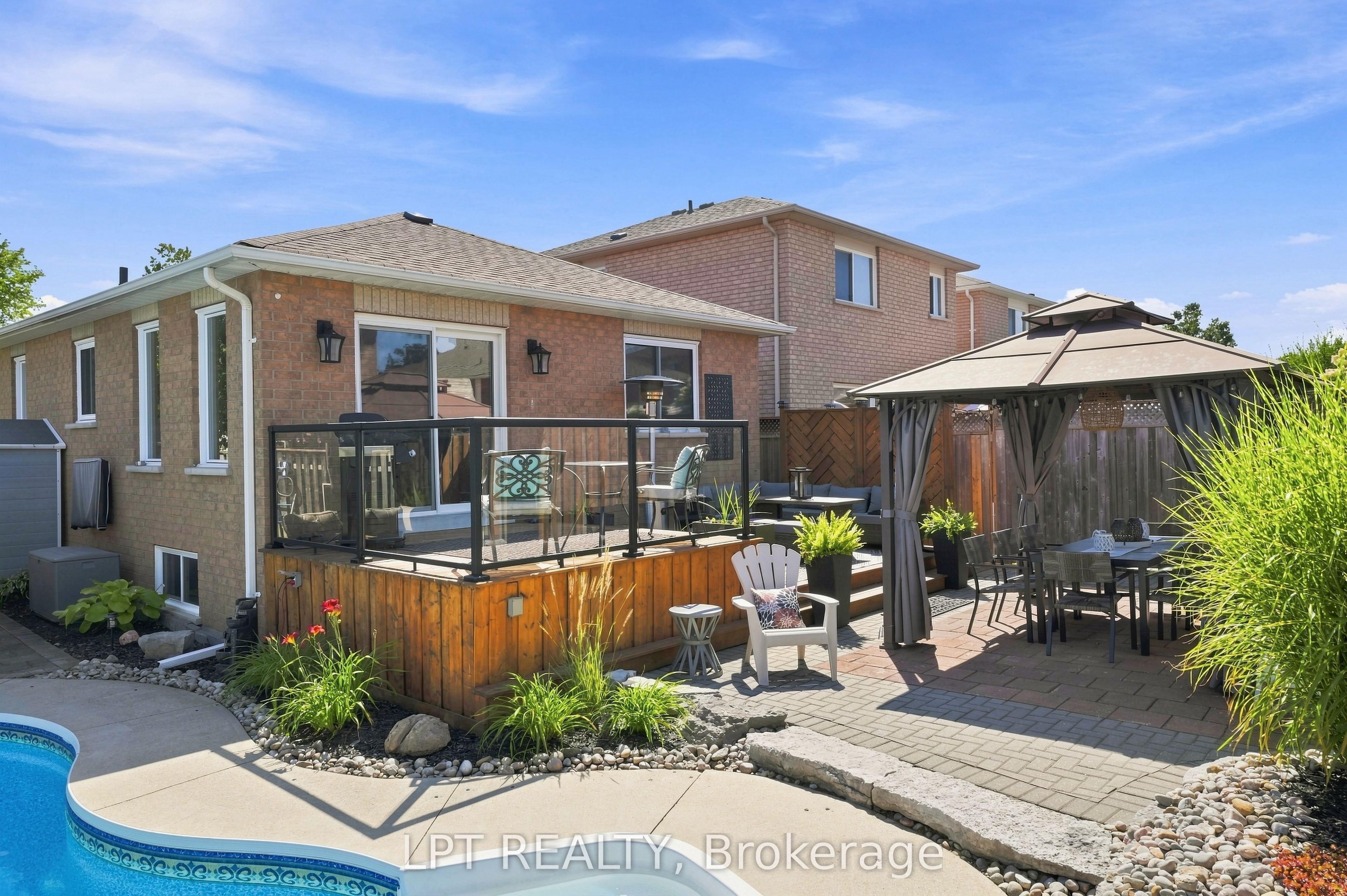 4 Lister Drive Property Photo 32