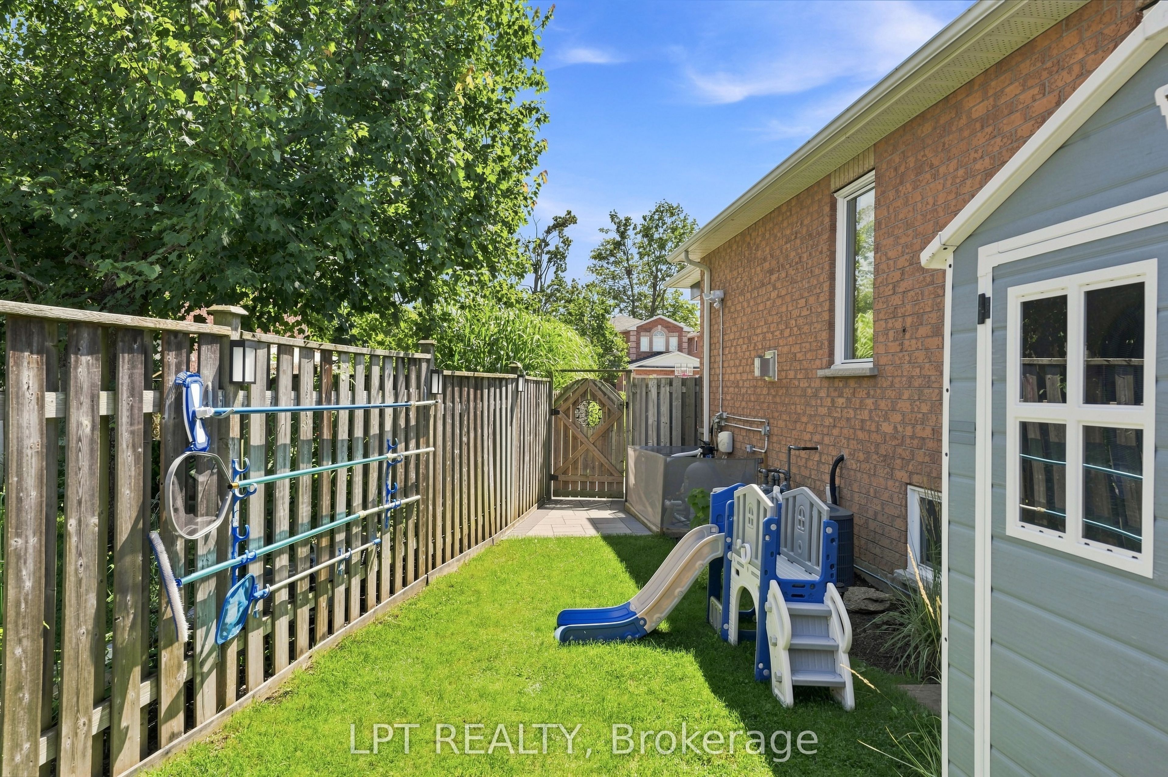 4 Lister Drive Property Photo 38