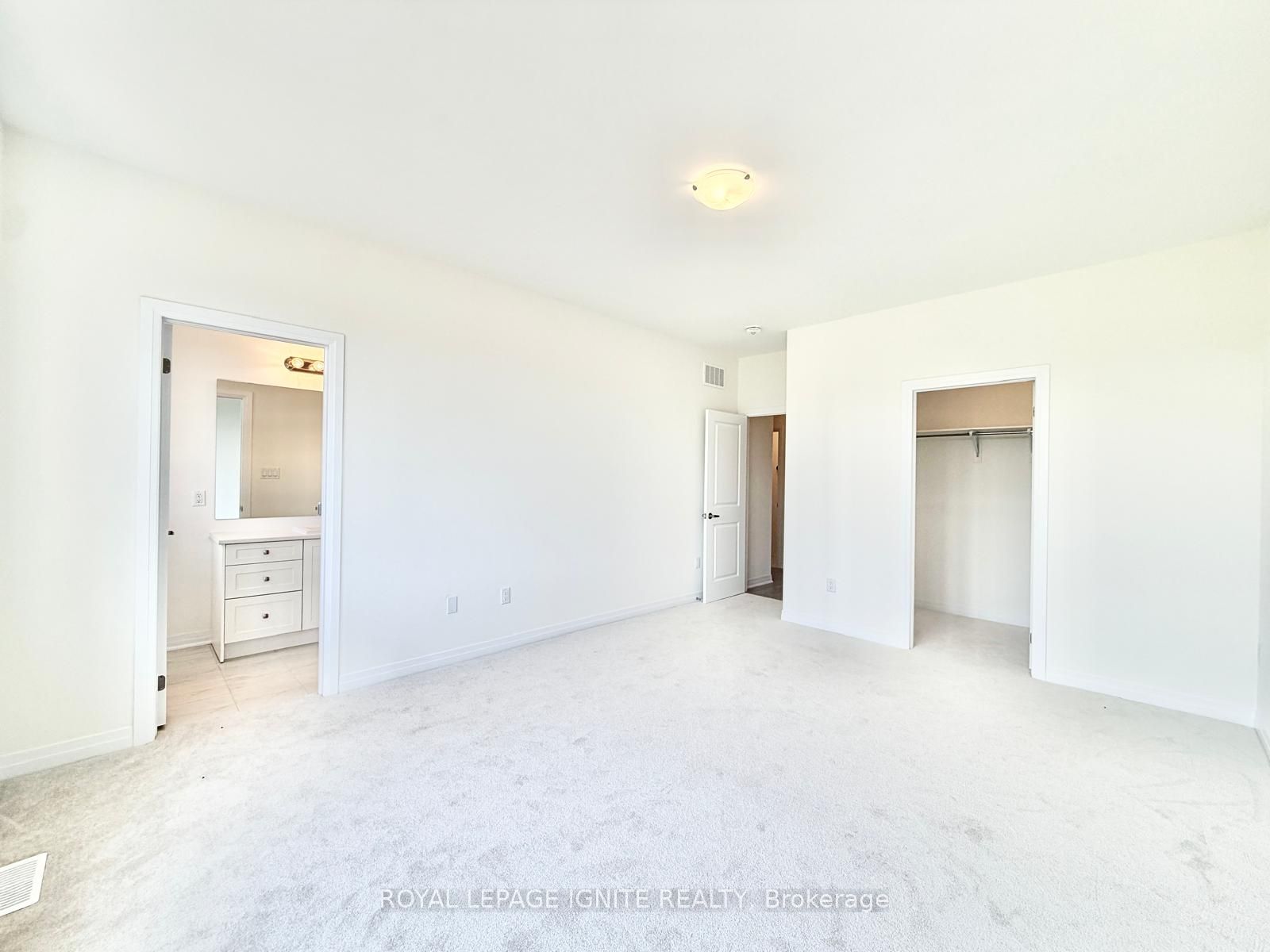 551 Hudson Street Property Photo 19