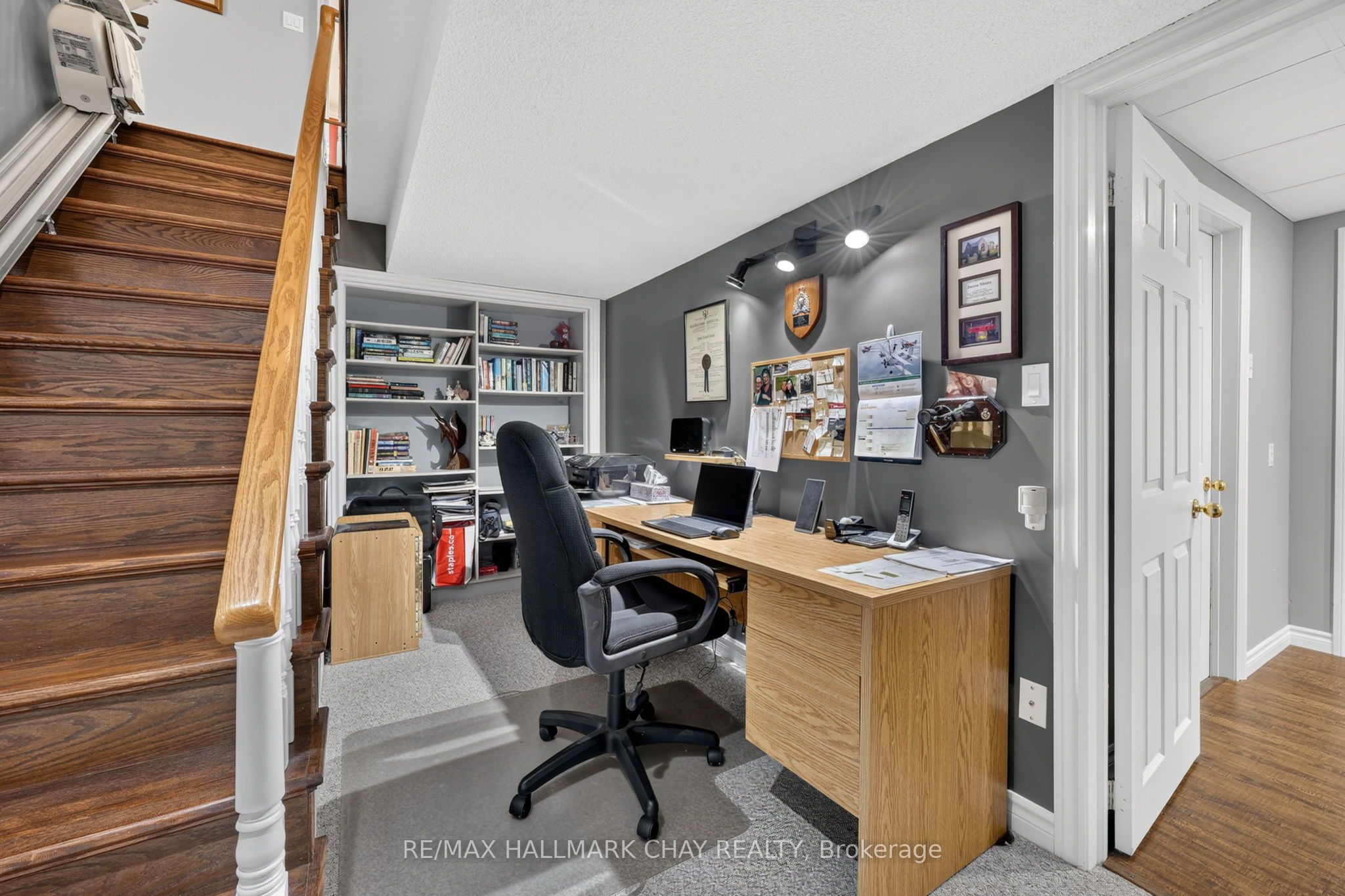 358 Livingstone Street W Property Photo 12