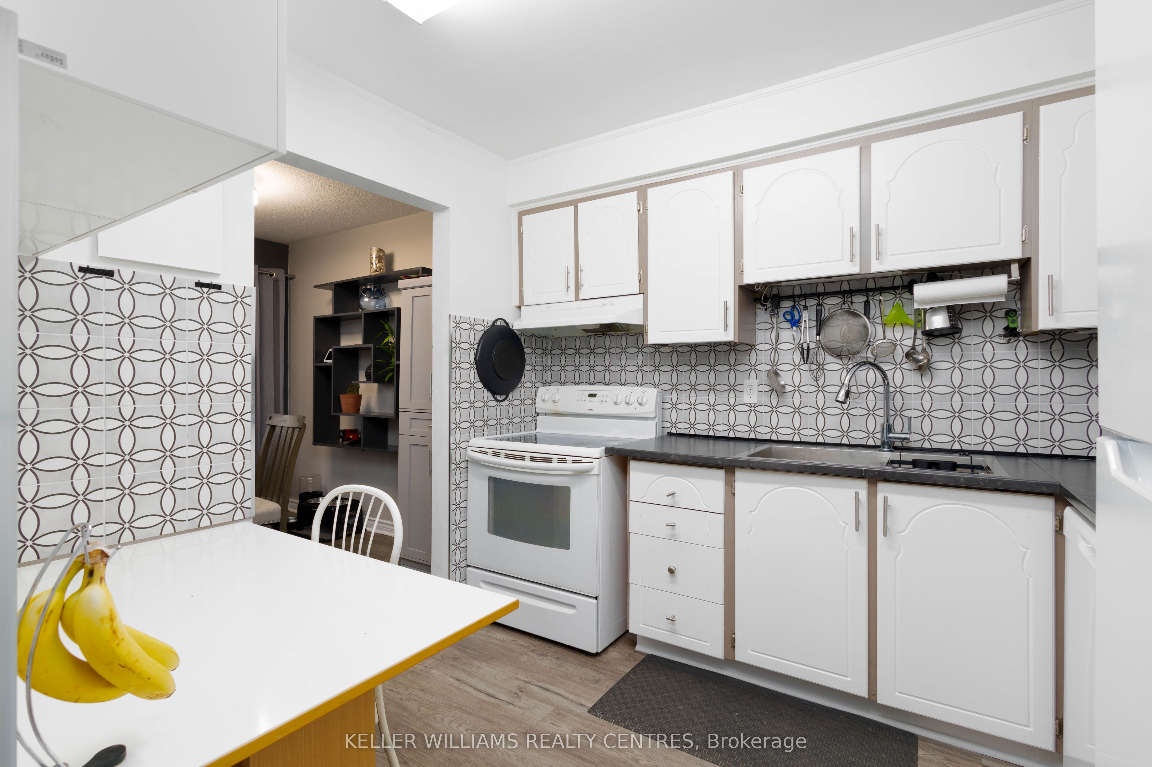 66 Chaucer Crescent Property Photo 12