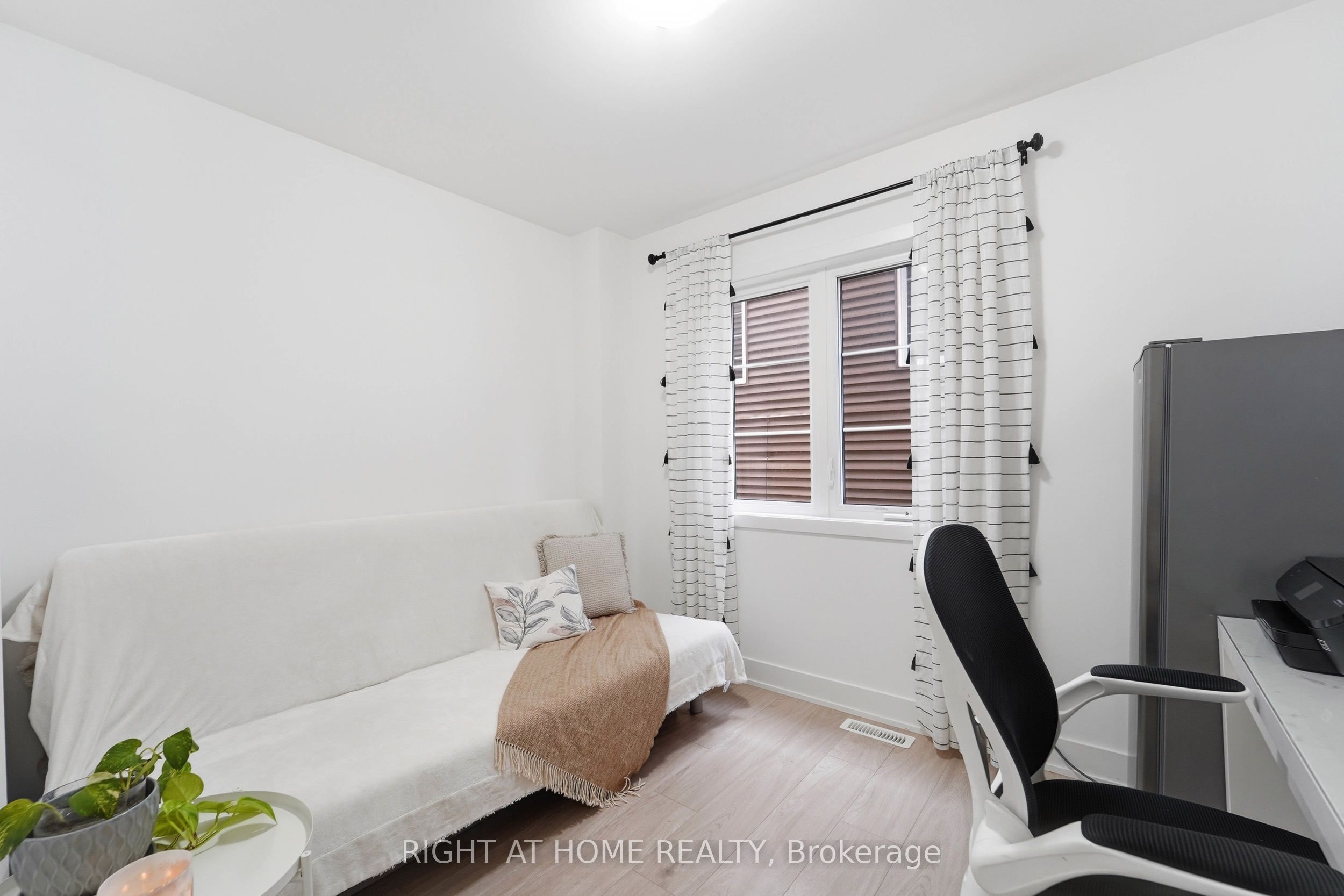50 Hay Lane Property Photo 17