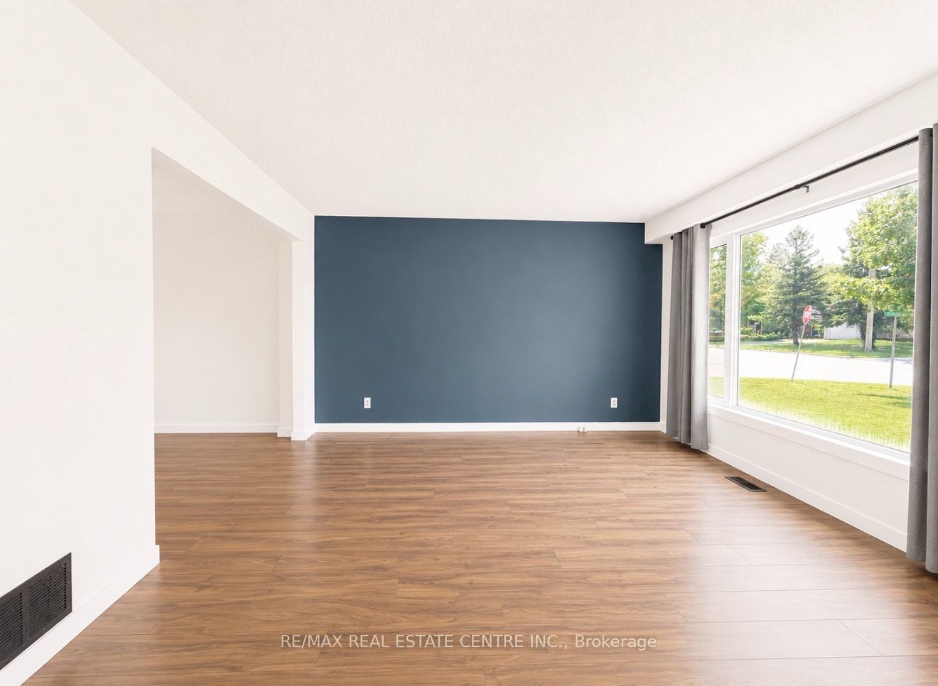 247 Eric Street Property Photo 4