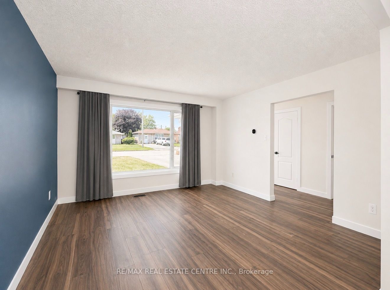 247 Eric Street Property Photo 6