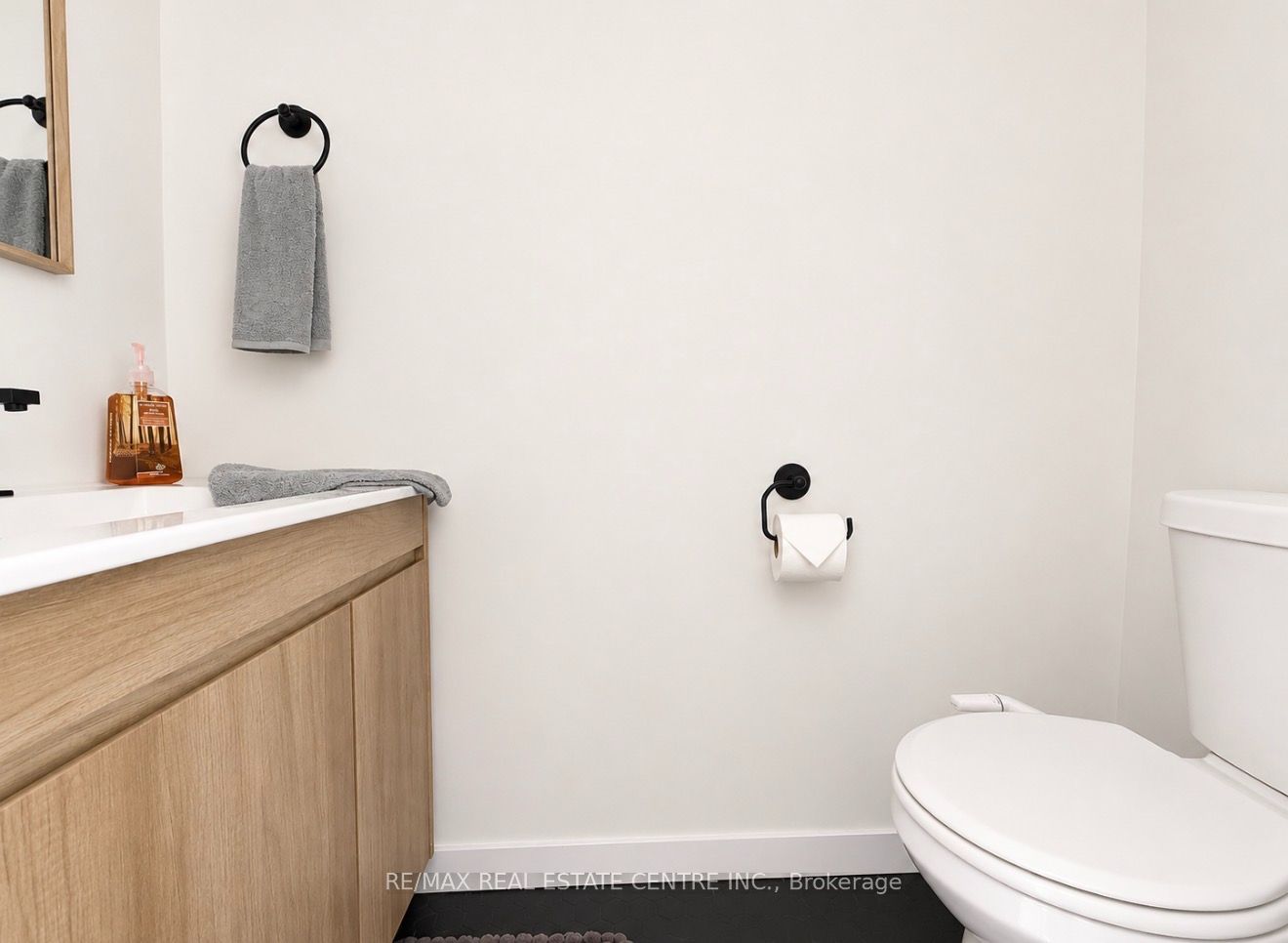 247 Eric Street Property Photo 15