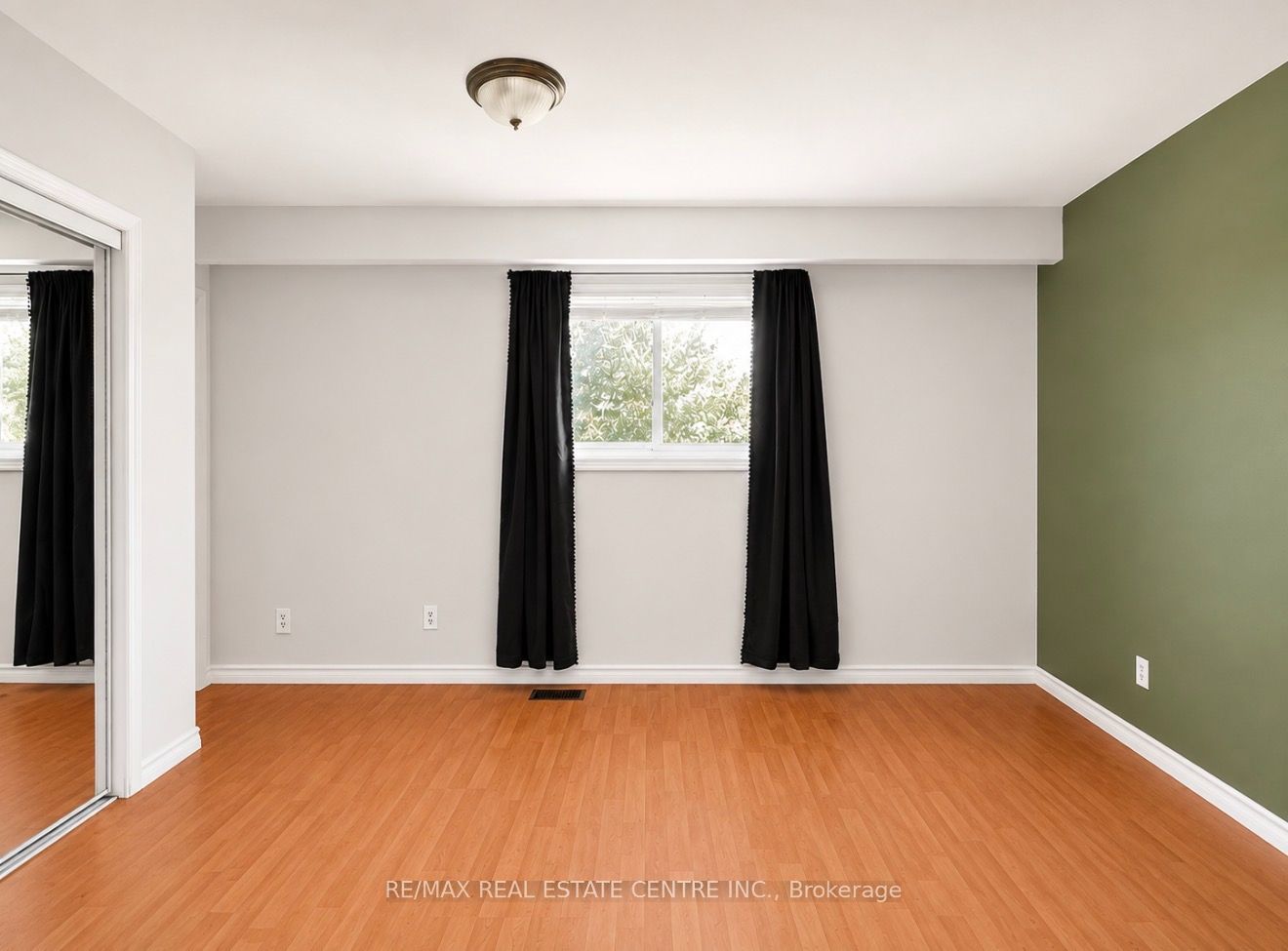 247 Eric Street Property Photo 18