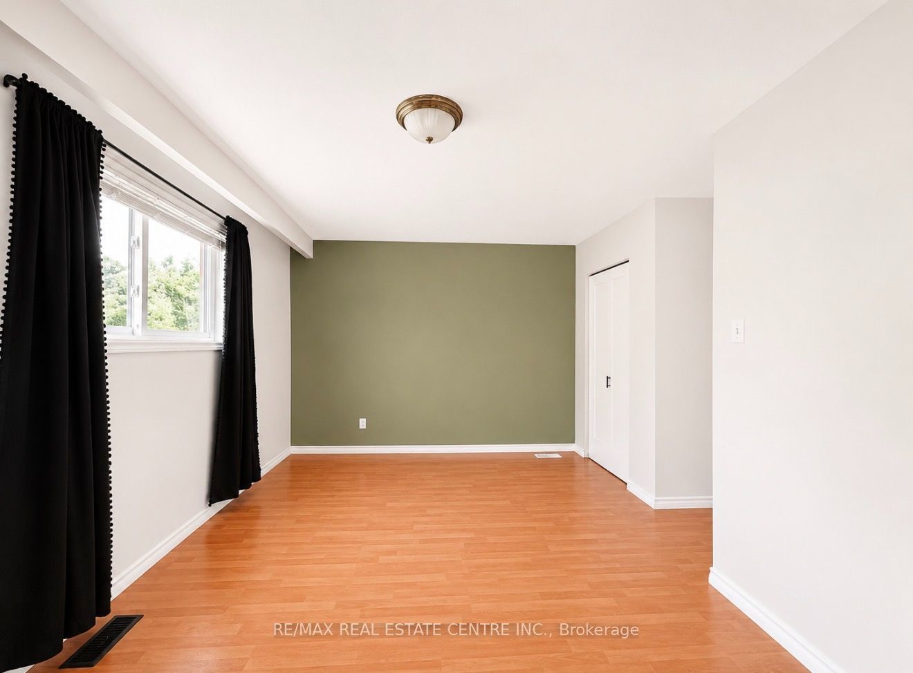 247 Eric Street Property Photo 22