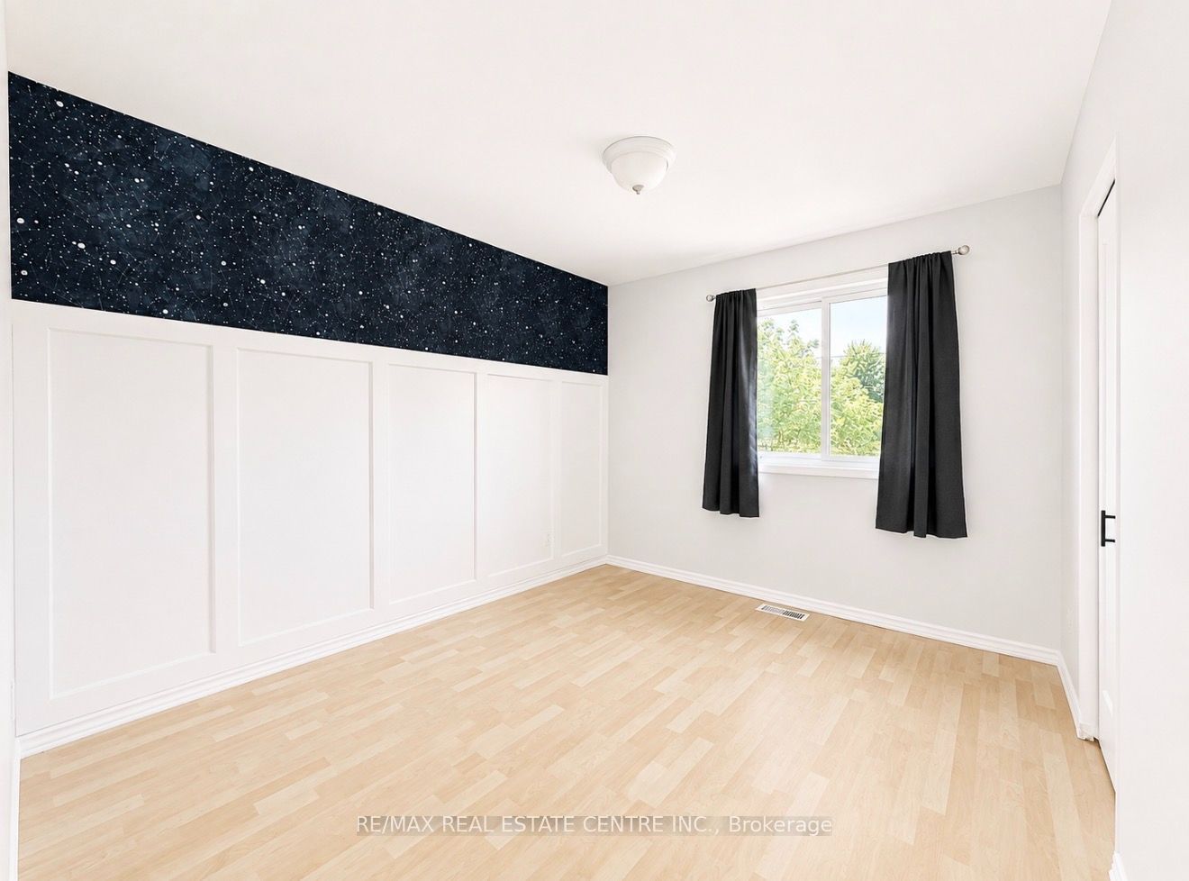 247 Eric Street Property Photo 23