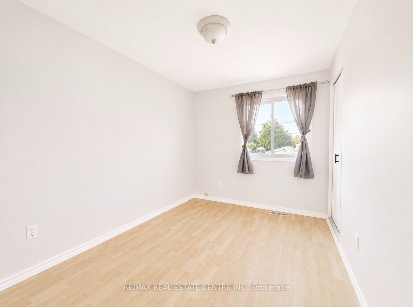 247 Eric Street Property Photo 26
