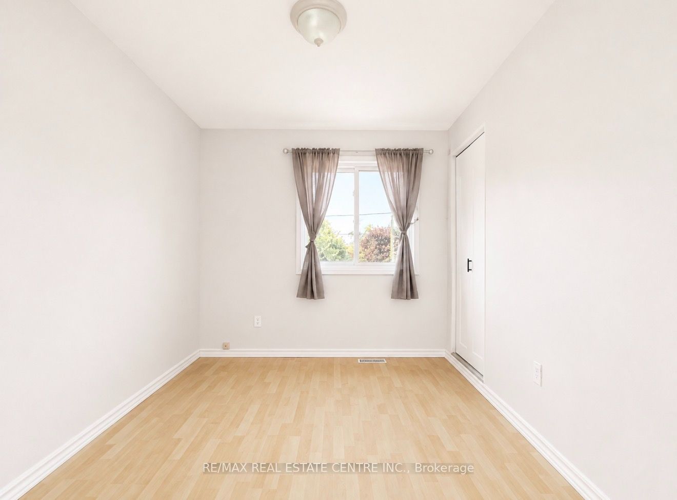 247 Eric Street Property Photo 27