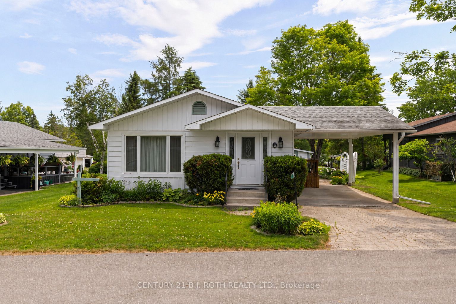 19 Maple Crescent Property Photo 1