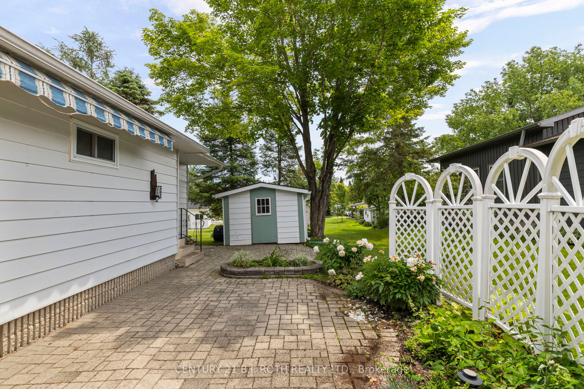 19 Maple Crescent Property Photo 13