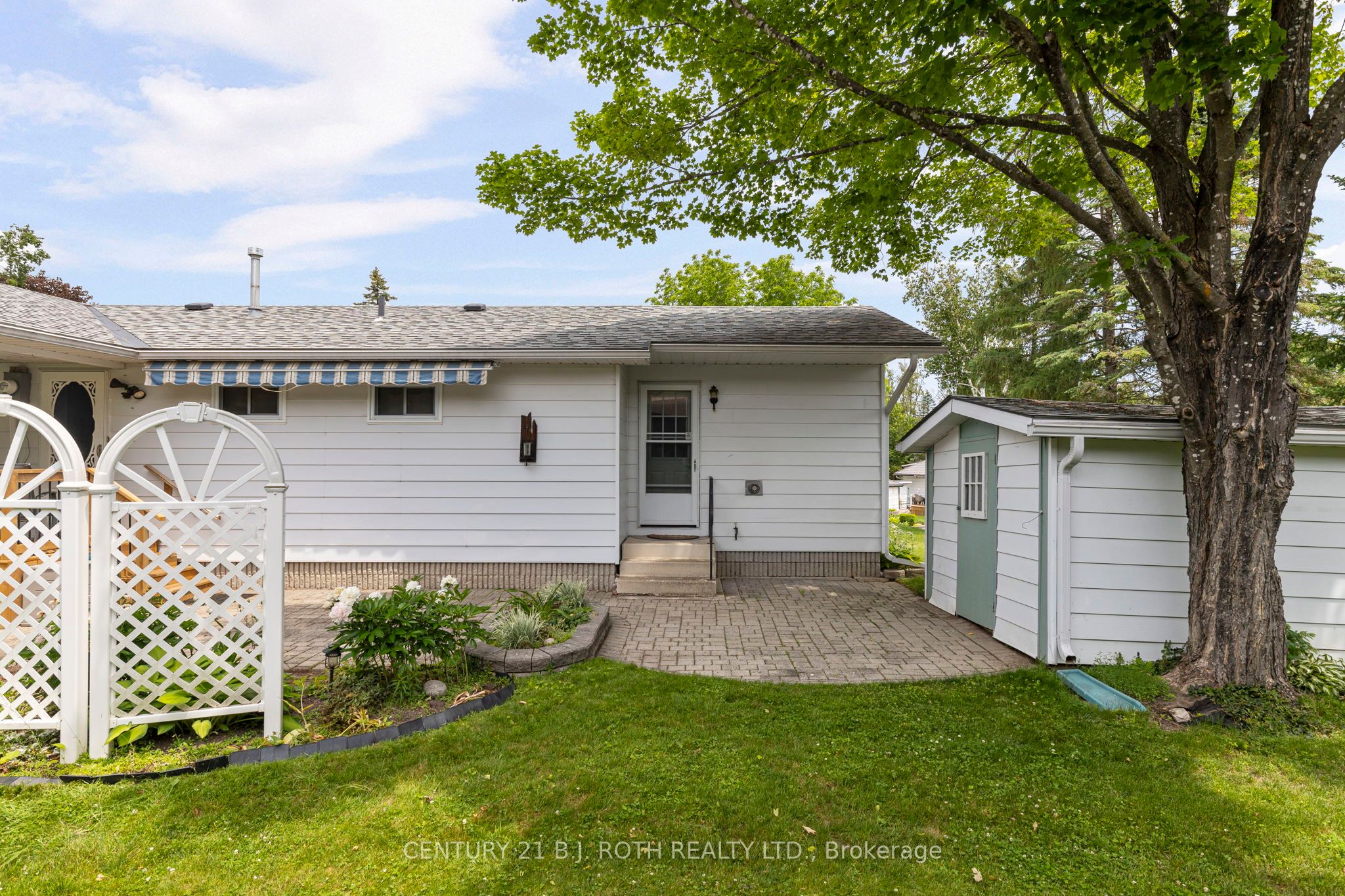 19 Maple Crescent Property Photo 14