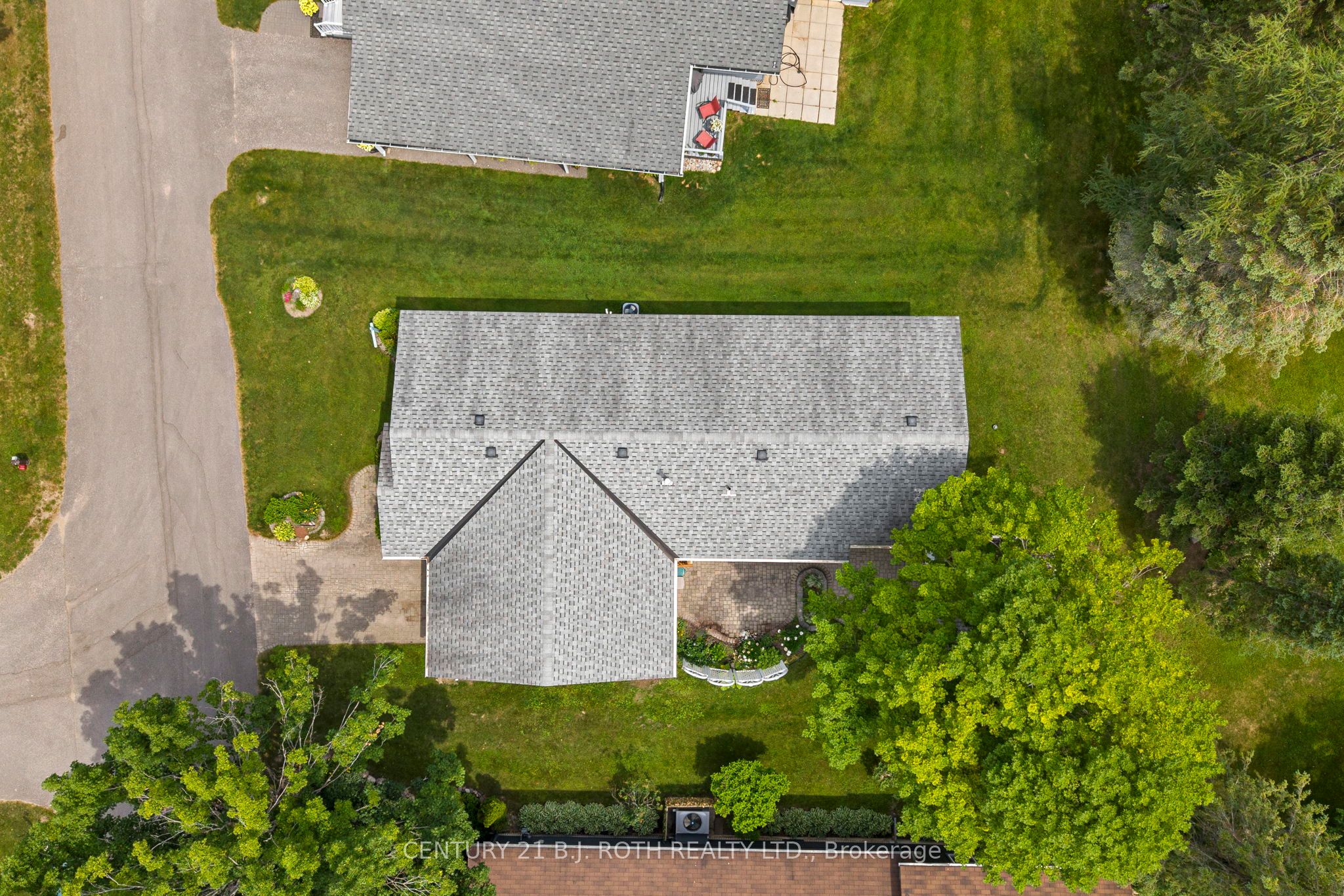 19 Maple Crescent Property Photo 16