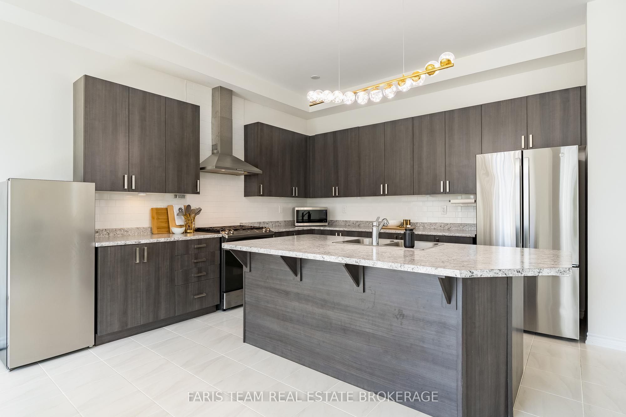 12 Thompson Way Property Photo 6