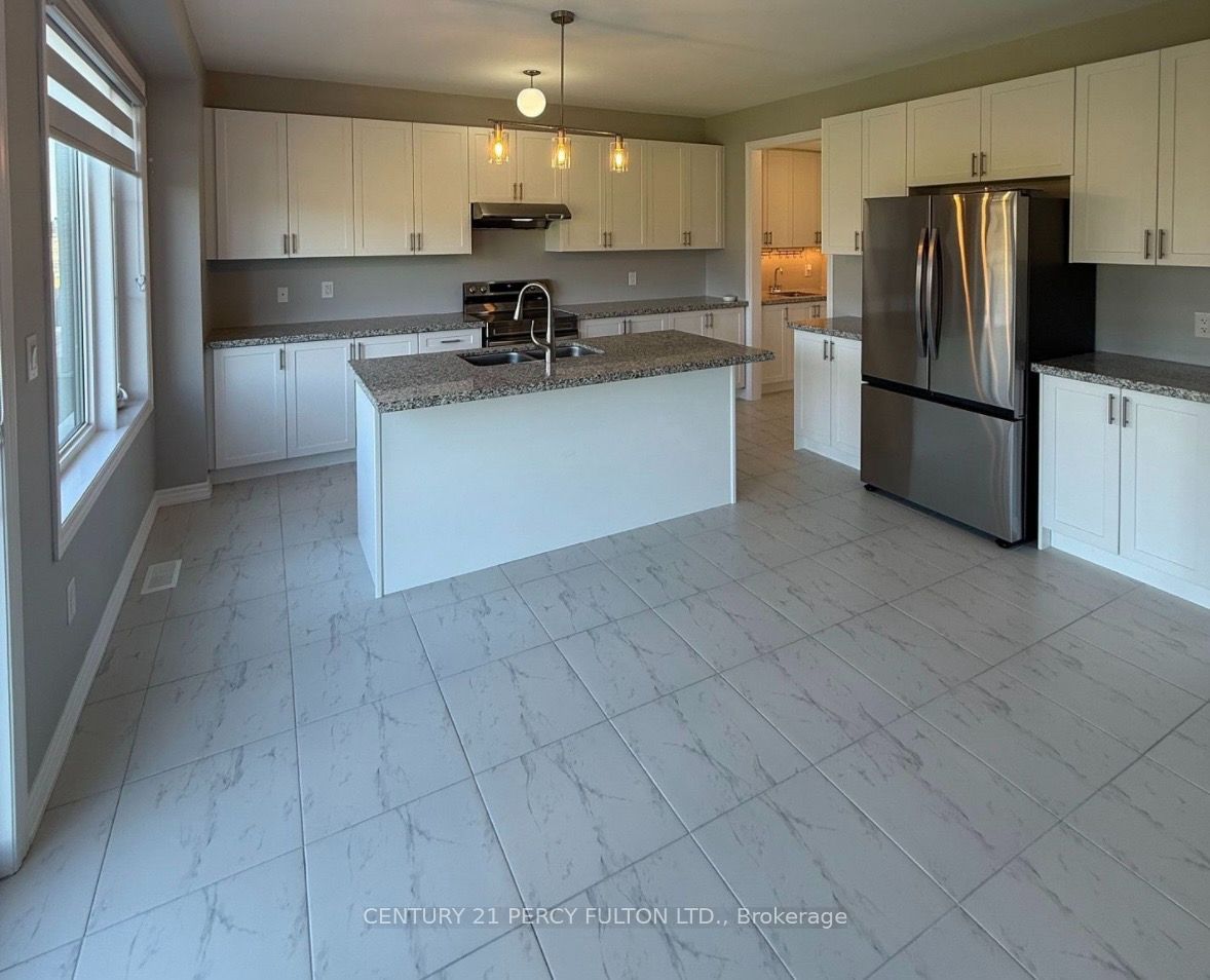 10 Rosanne Circle Property Photo 3