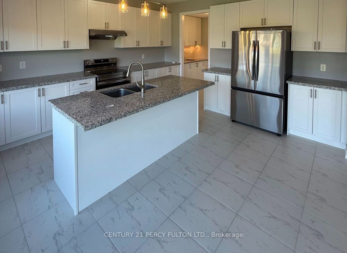 10 Rosanne Circle Property Photo 4