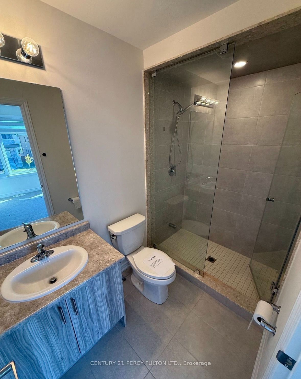 10 Rosanne Circle Property Photo 11