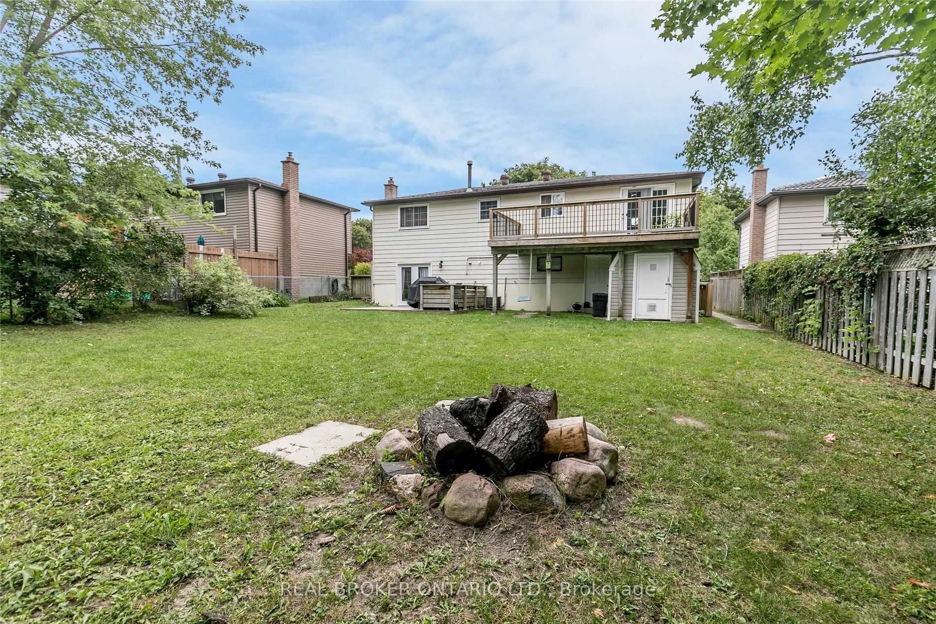 18 Chippawa Court Upper Property Photo 3