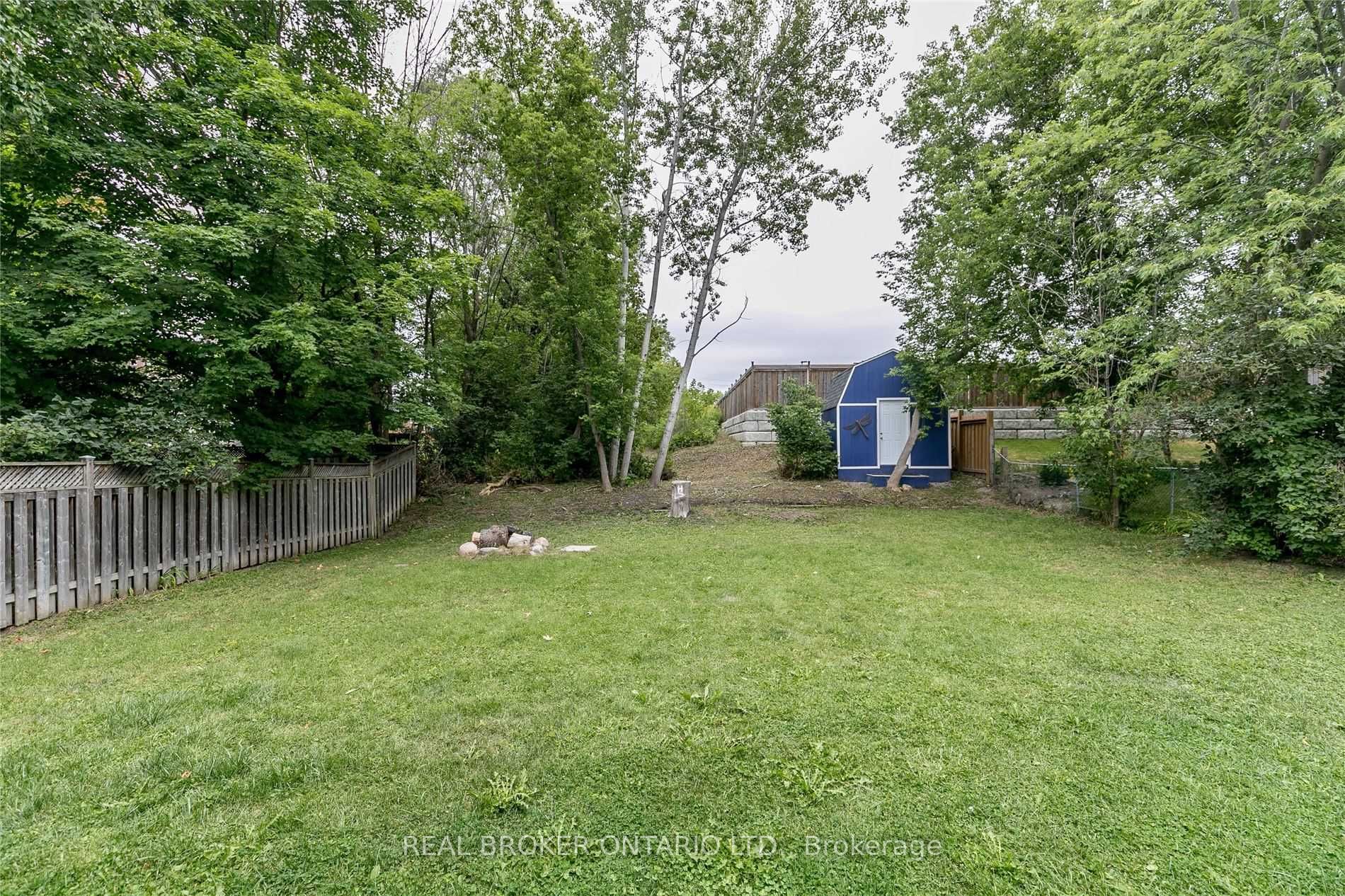 18 Chippawa Court Upper Property Photo 5