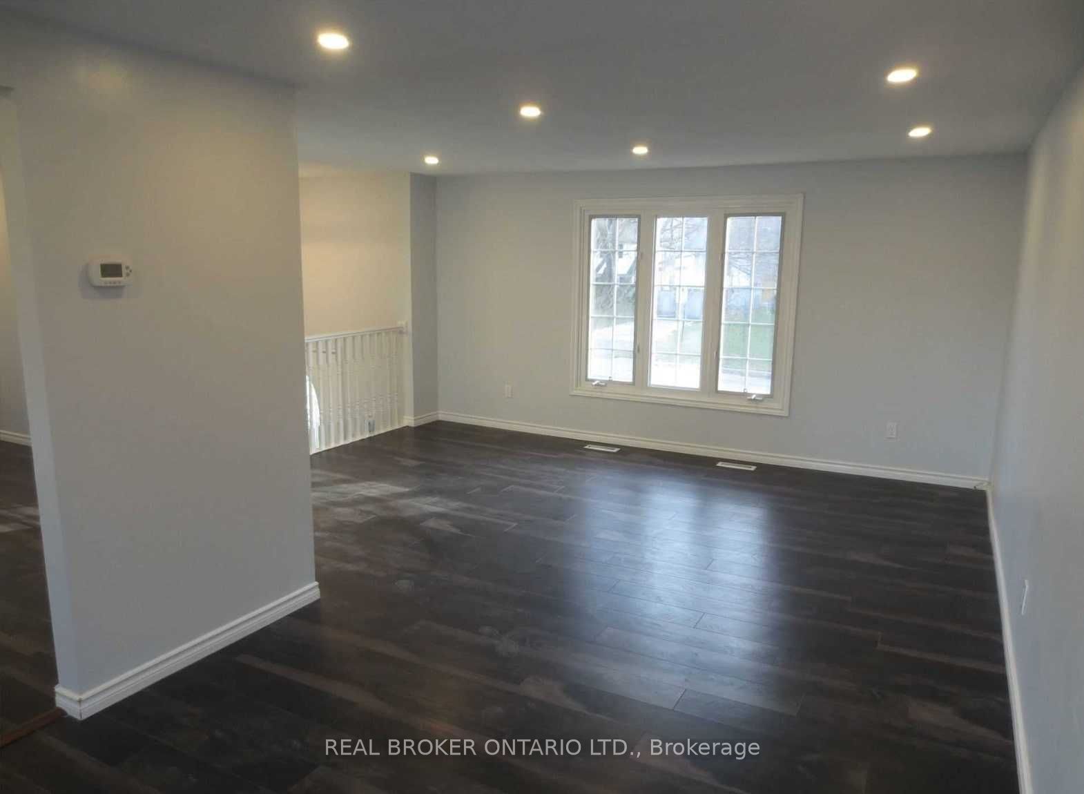 18 Chippawa Court Upper Property Photo 7