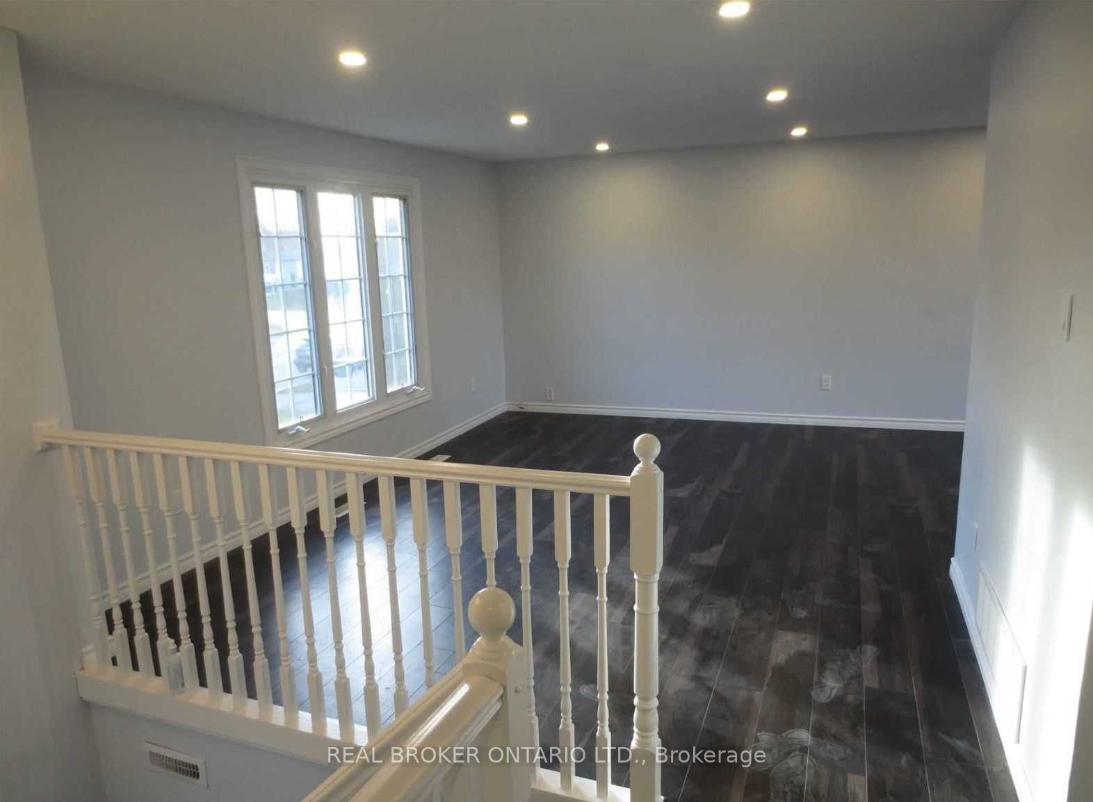 18 Chippawa Court Upper Property Photo 11
