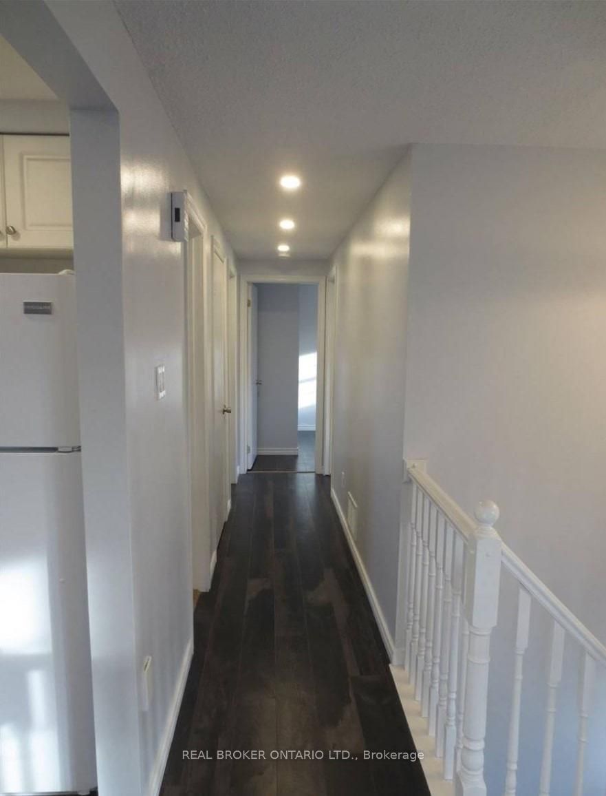 18 Chippawa Court Upper Property Photo 17
