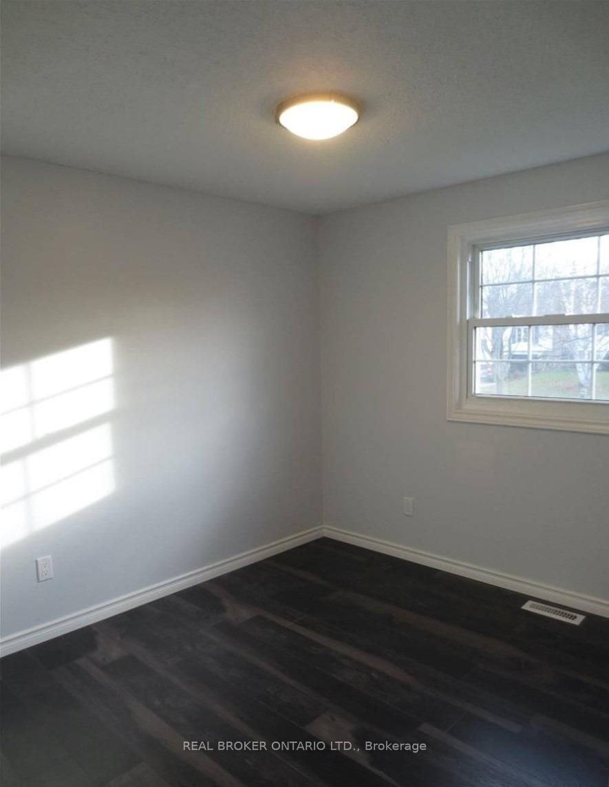 18 Chippawa Court Upper Property Photo 22