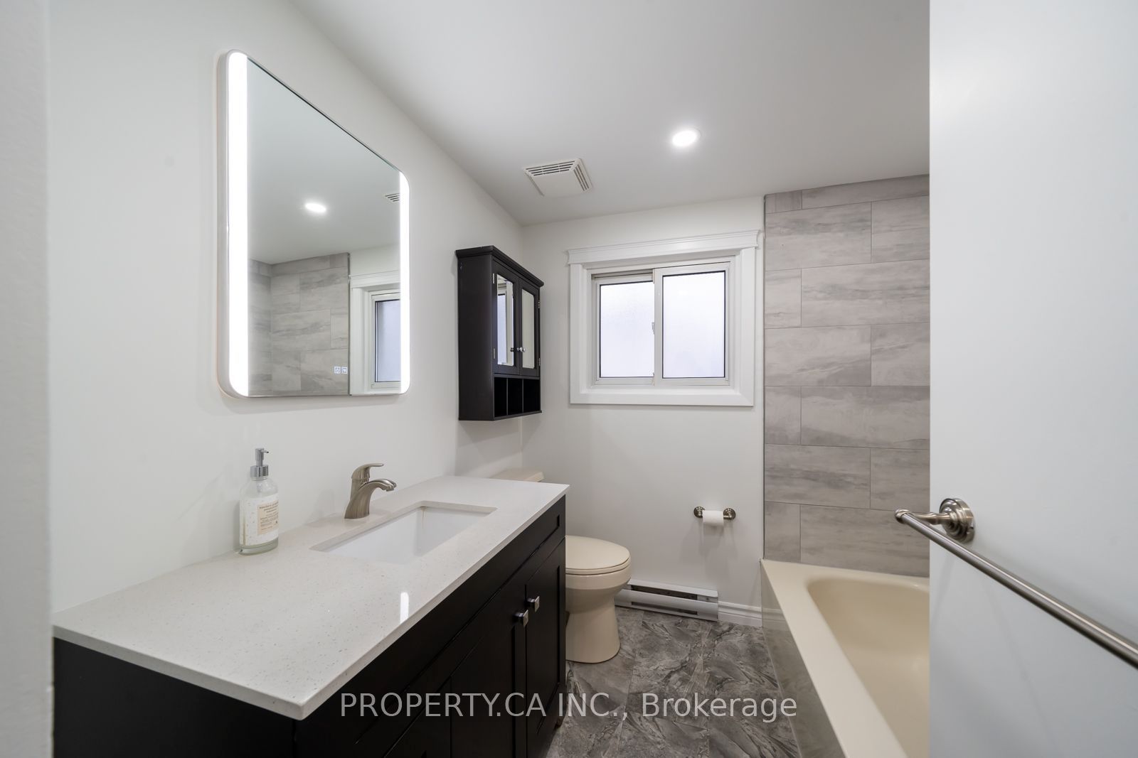 24 Thorncrest Road Property Photo 20